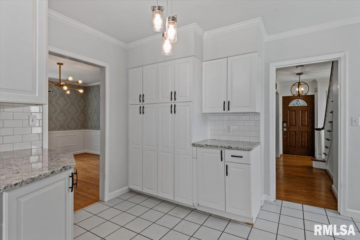 2108 S GLENWOOD Avenue