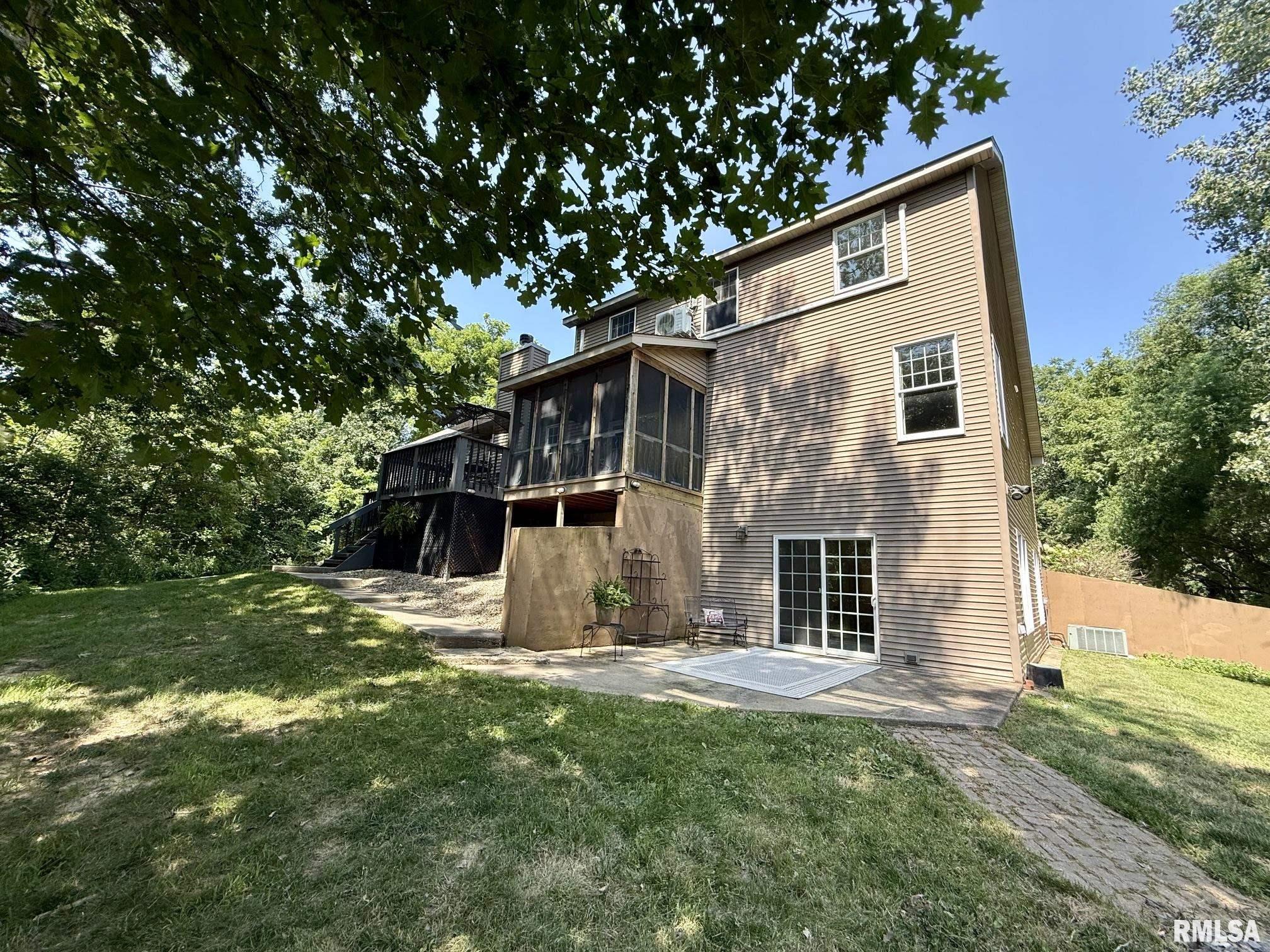22686 WHITE OAKS Lane