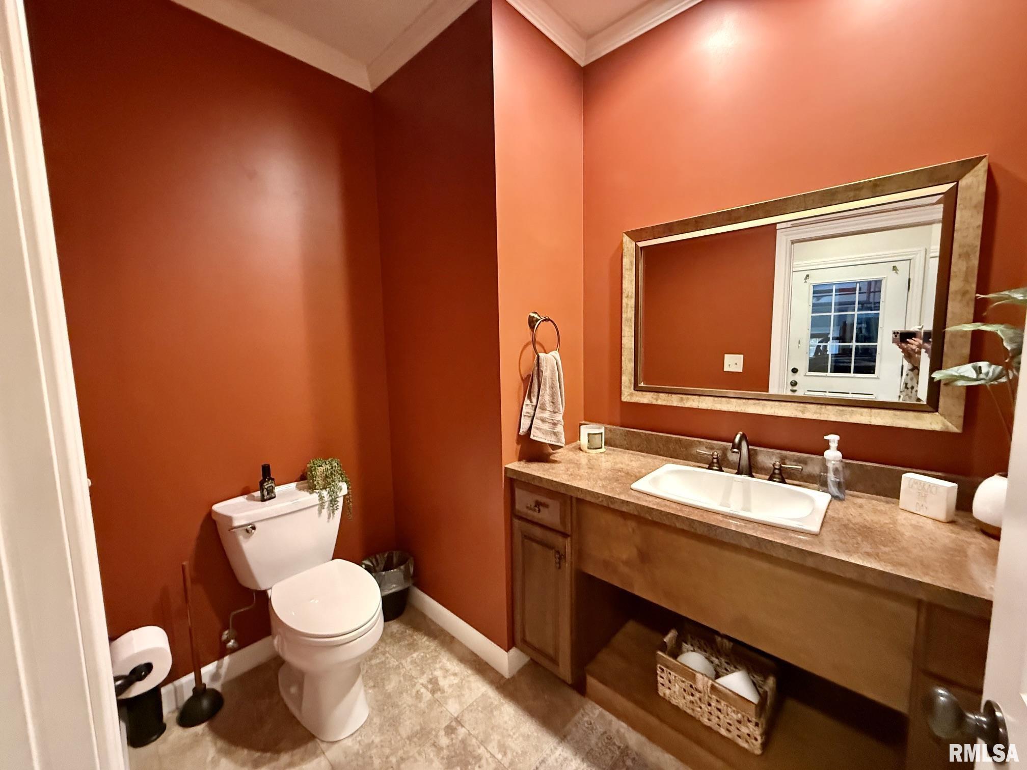22686 WHITE OAKS Lane