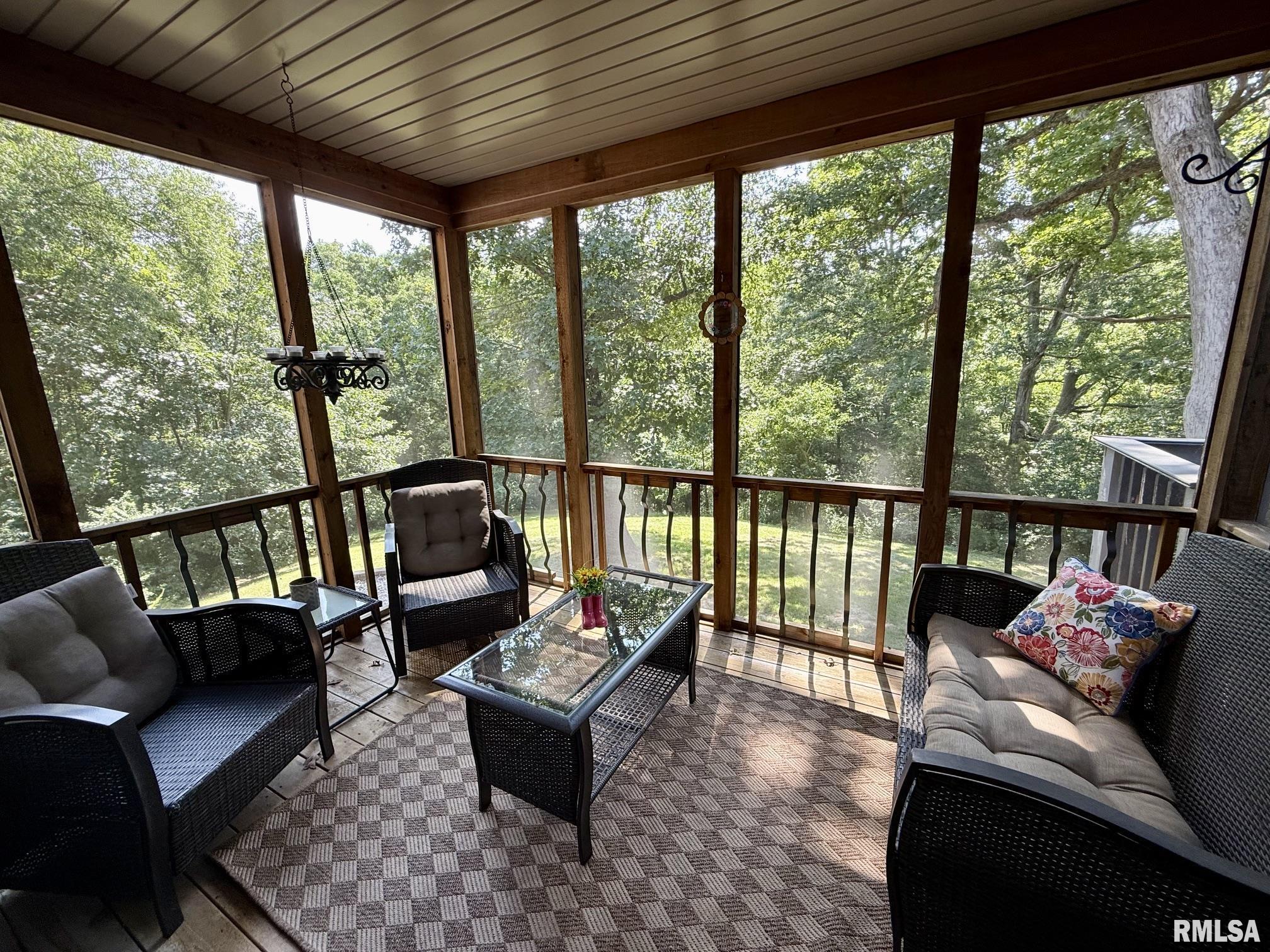 22686 WHITE OAKS Lane