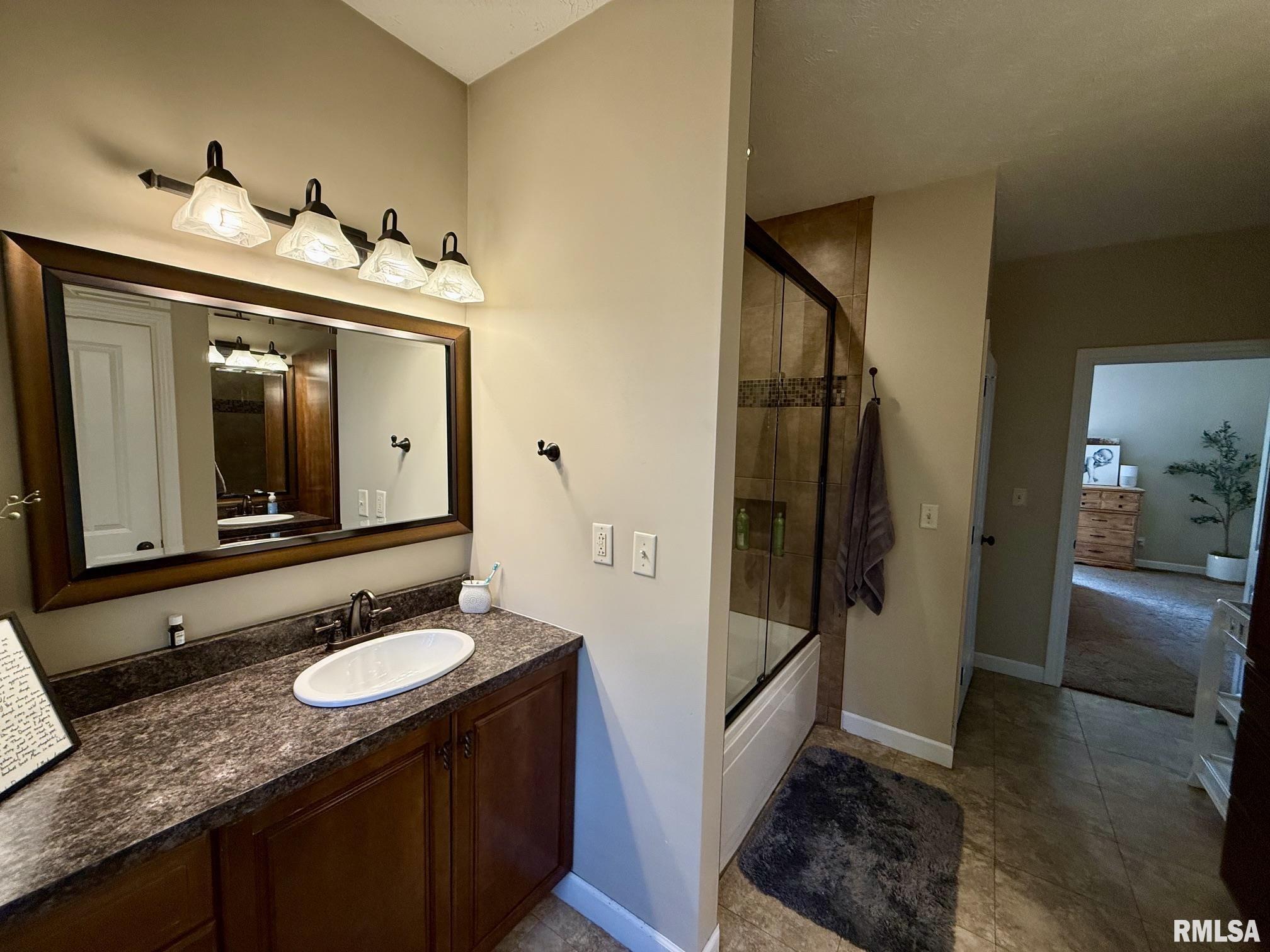 22686 WHITE OAKS Lane