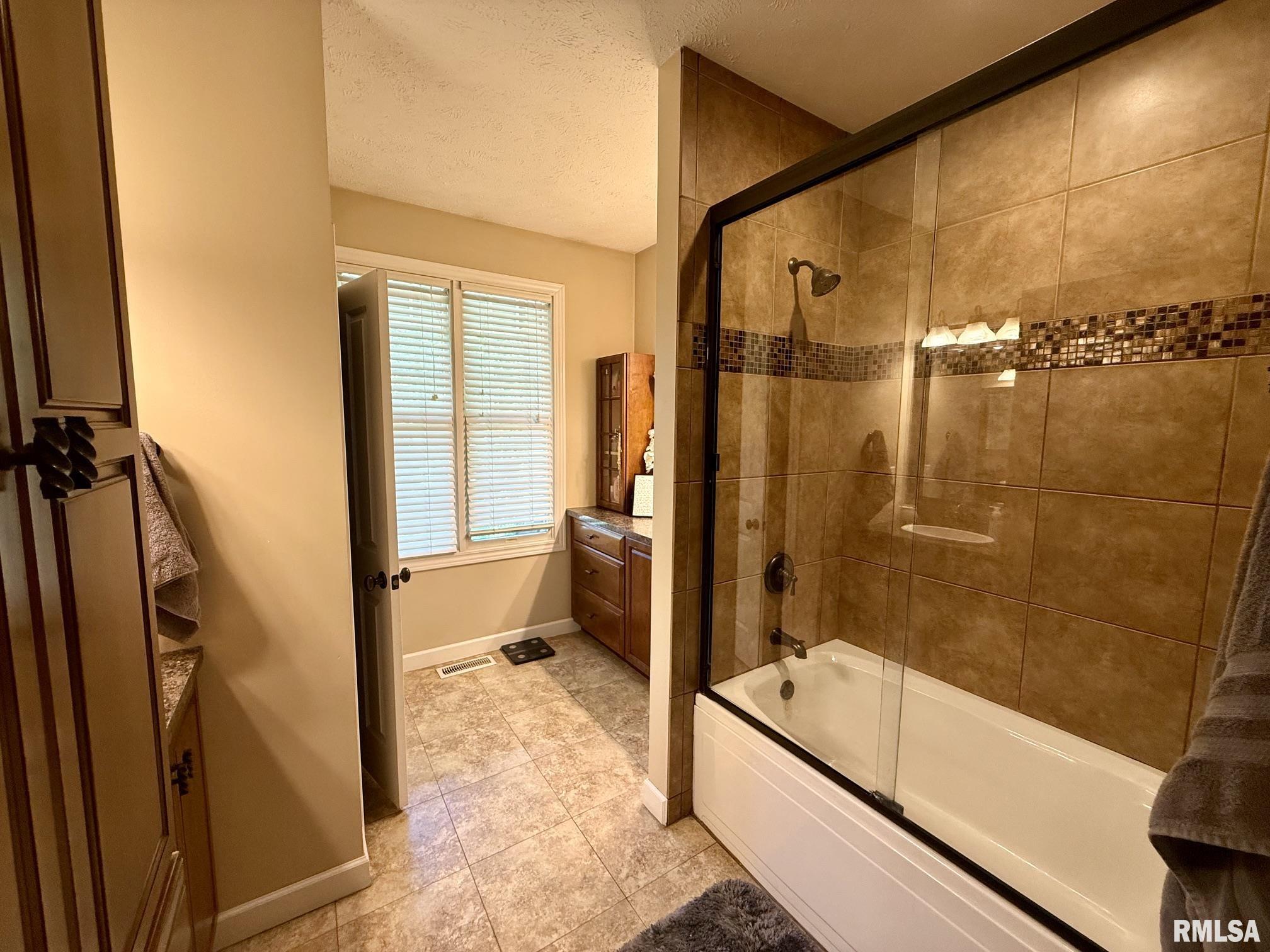 22686 WHITE OAKS Lane
