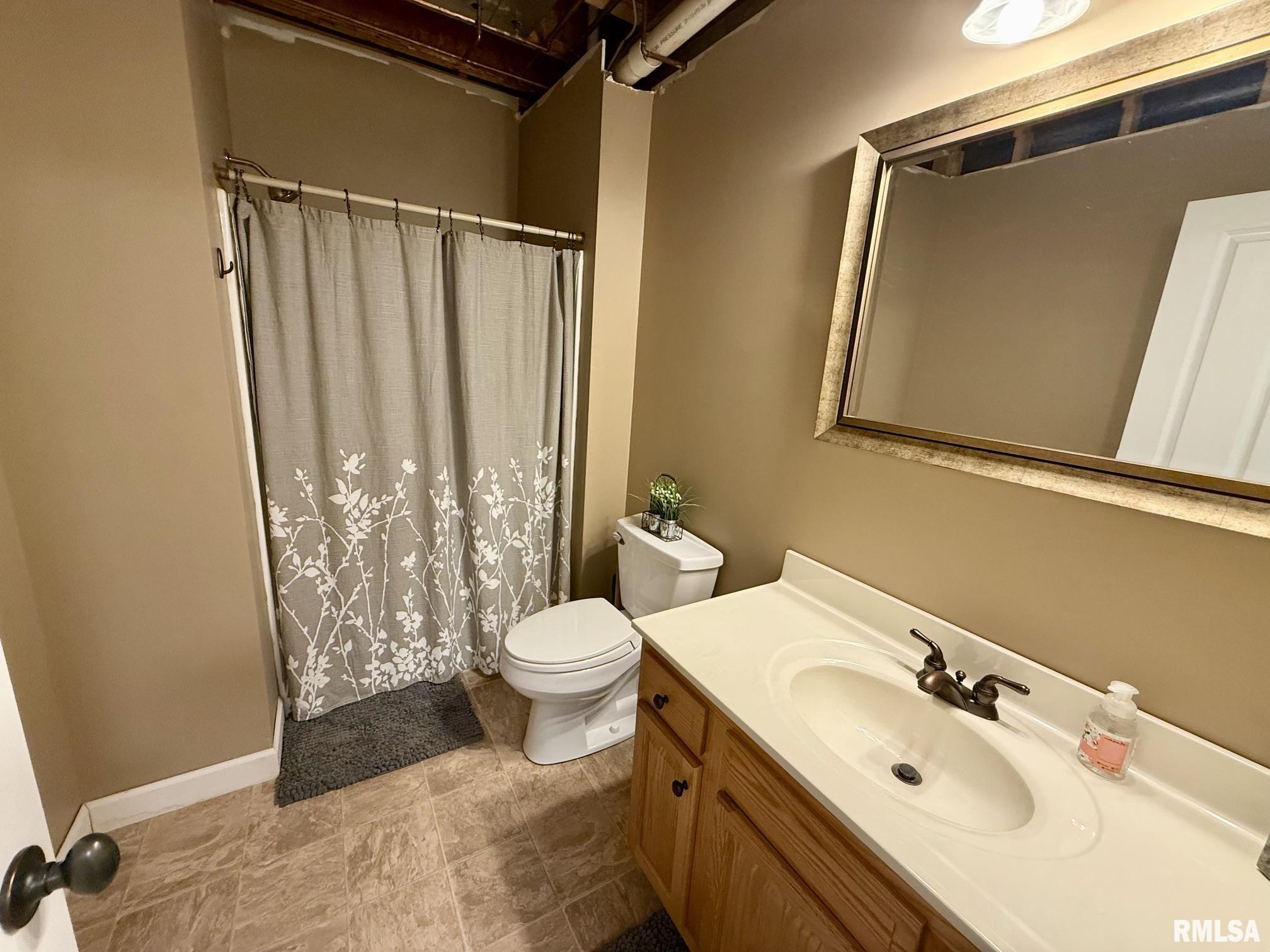 22686 WHITE OAKS Lane