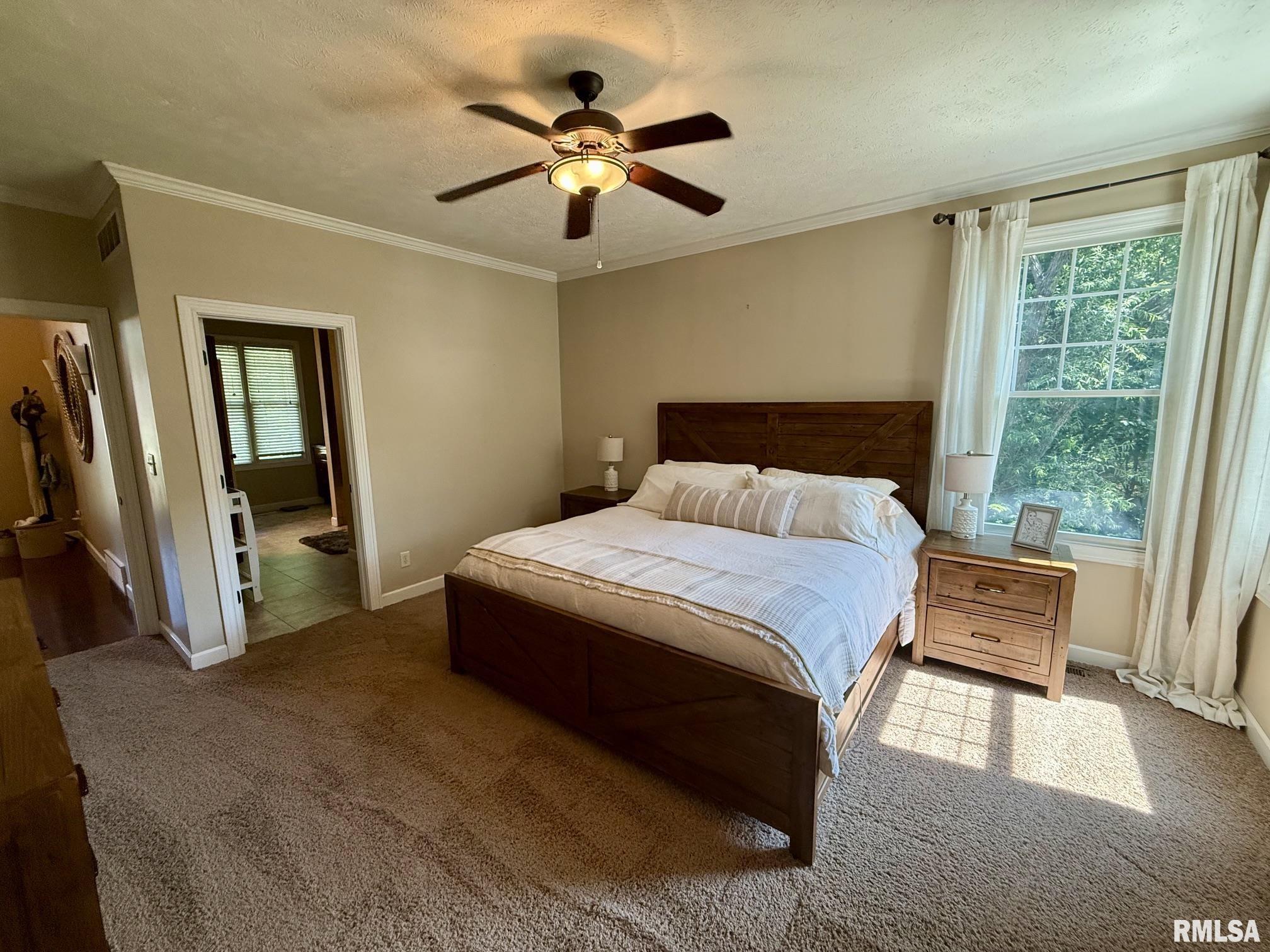 22686 WHITE OAKS Lane