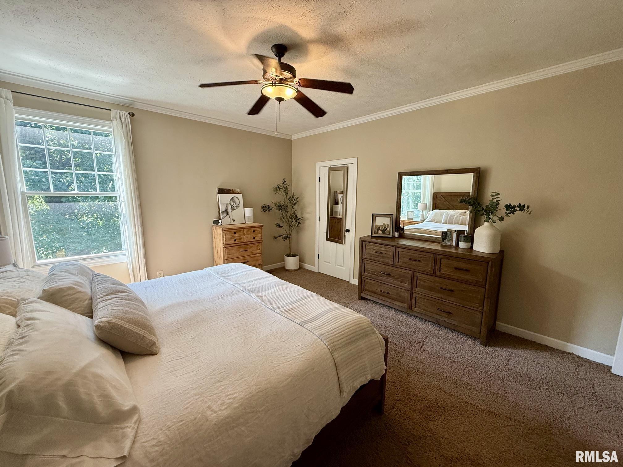 22686 WHITE OAKS Lane