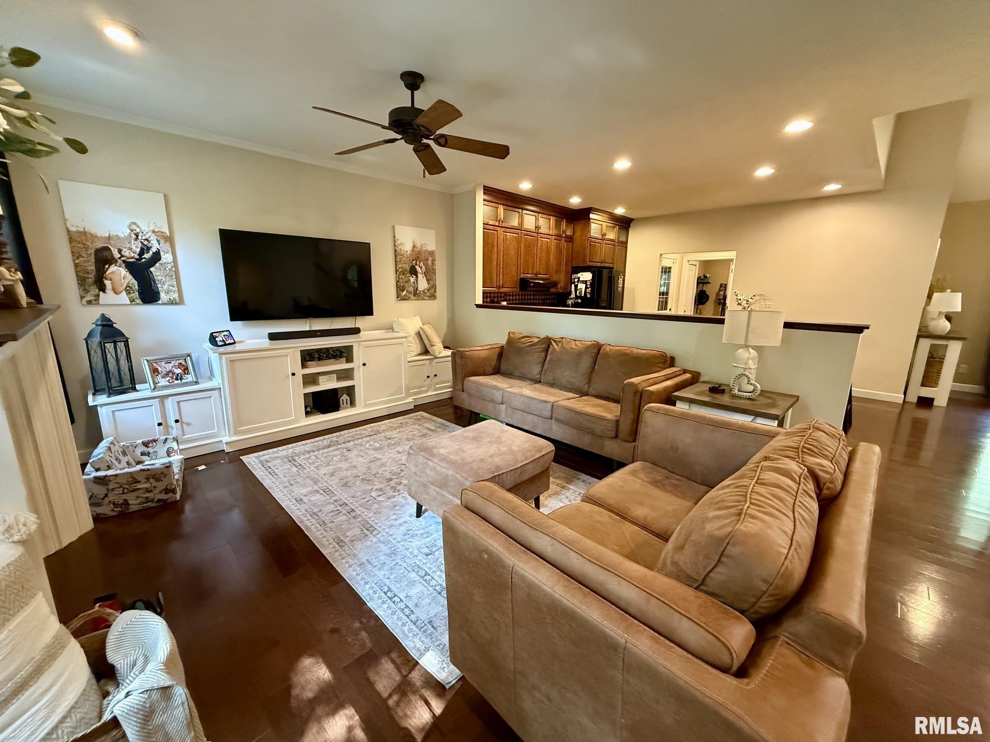 22686 WHITE OAKS Lane