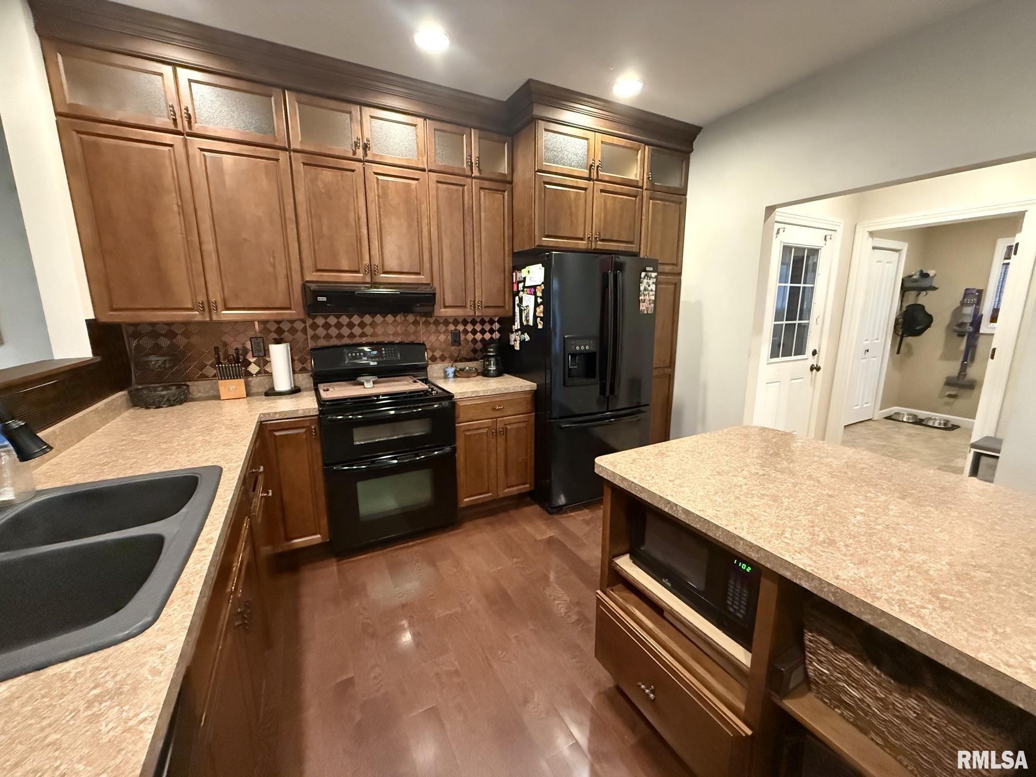 22686 WHITE OAKS Lane