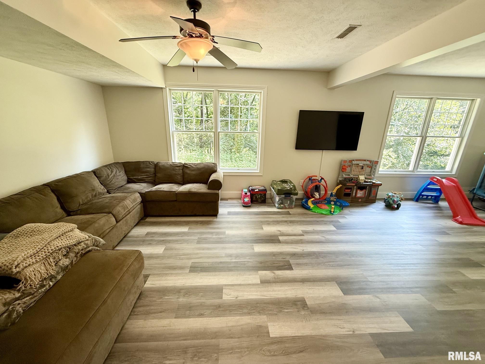 22686 WHITE OAKS Lane