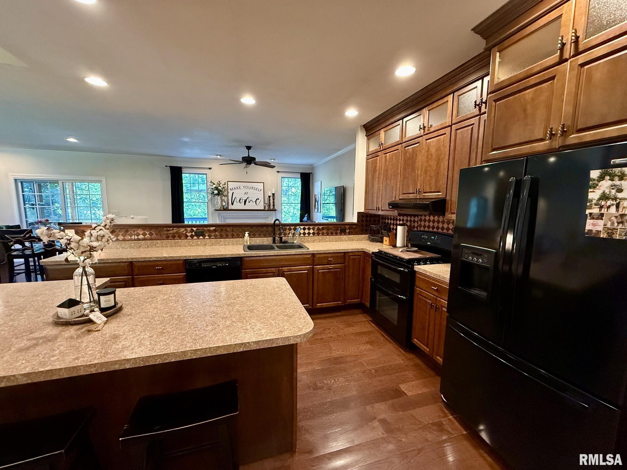 22686 WHITE OAKS Lane