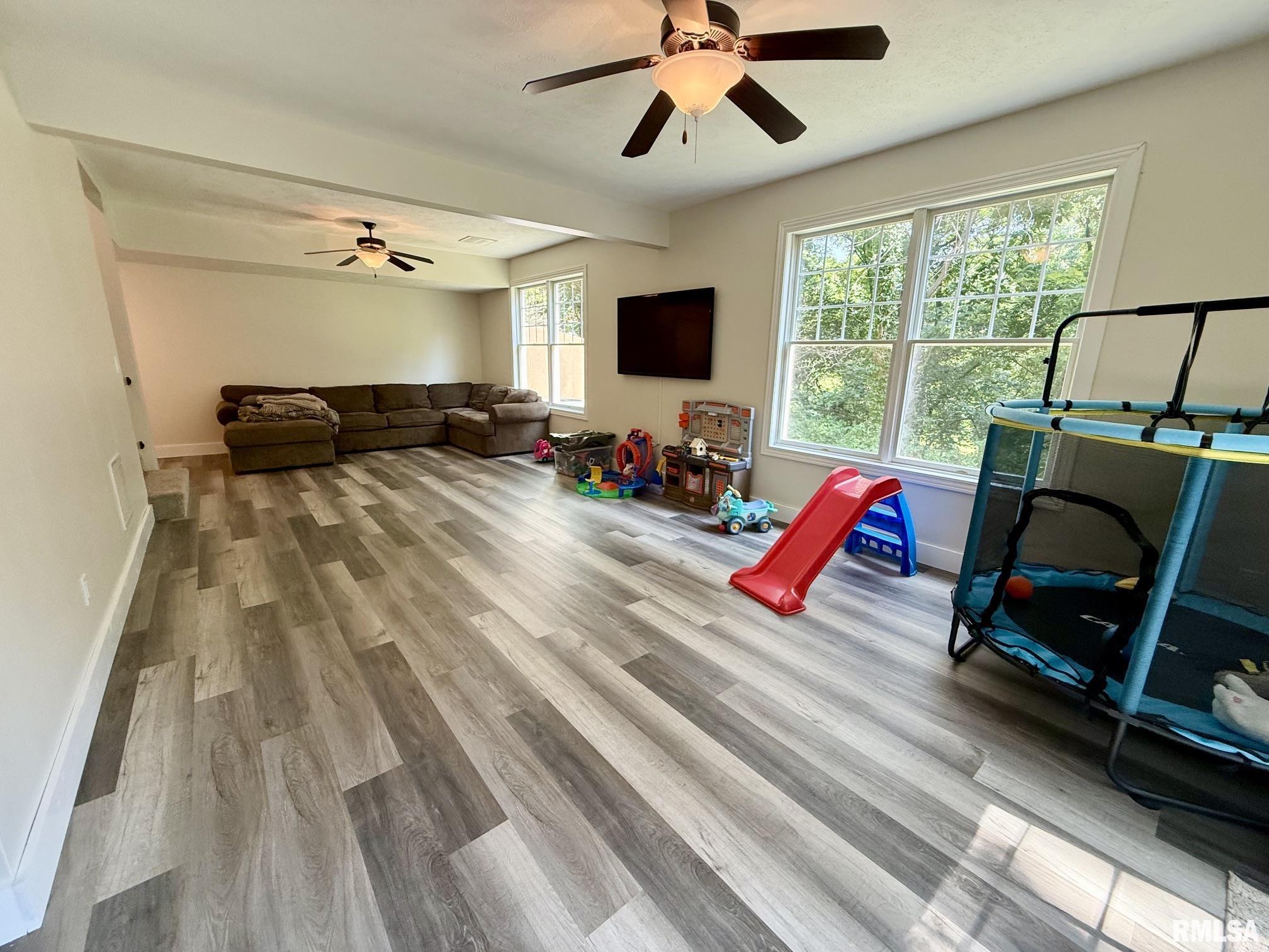 22686 WHITE OAKS Lane