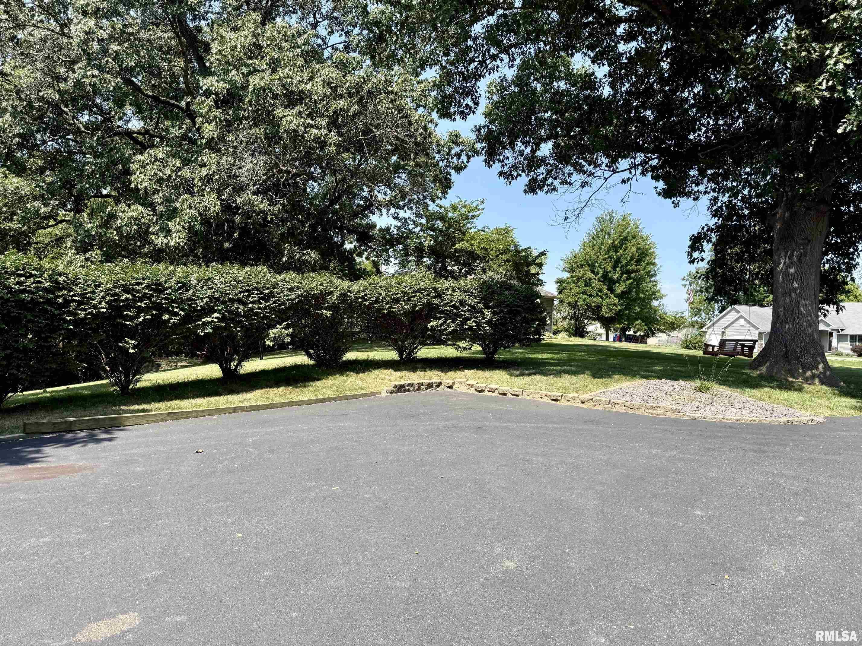 22686 WHITE OAKS Lane