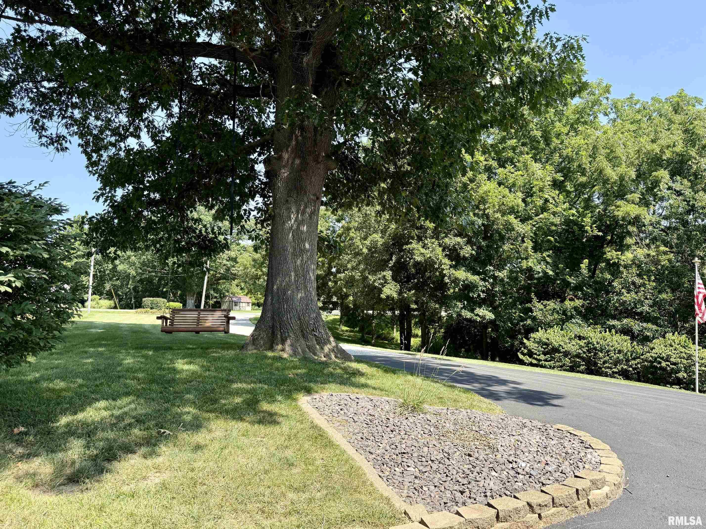 22686 WHITE OAKS Lane