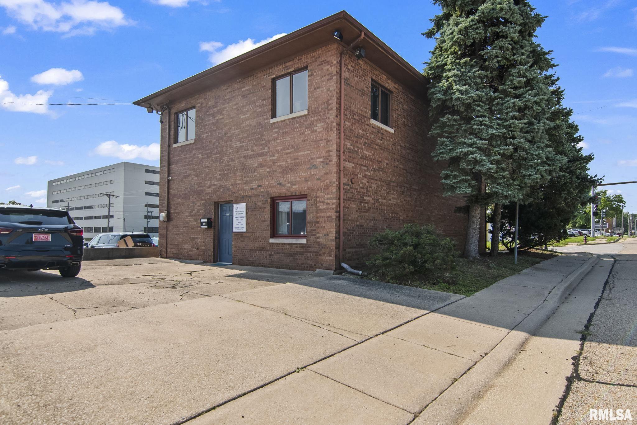 435 W WASHINGTON Street