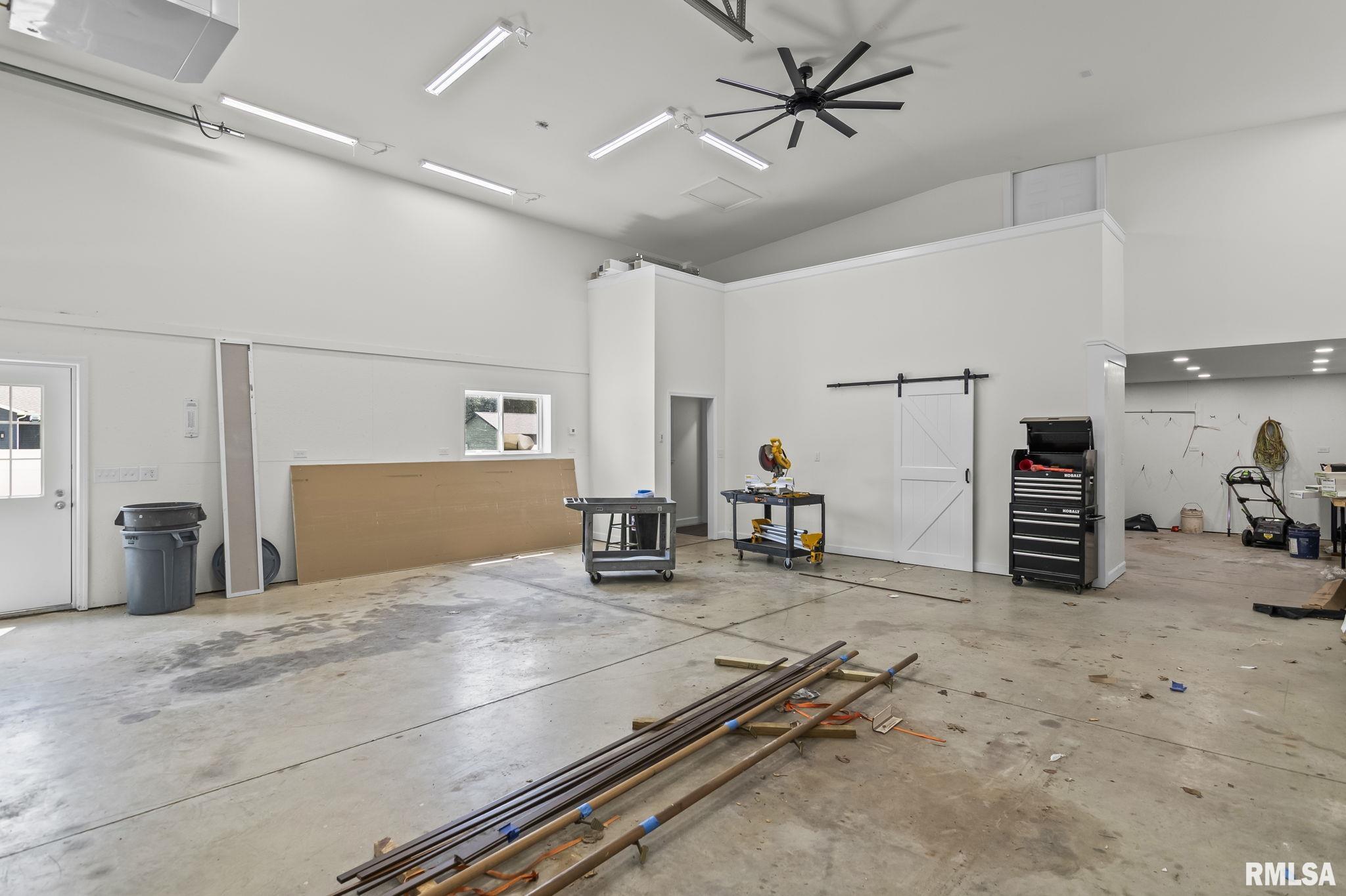 207 S OLIVE Street
