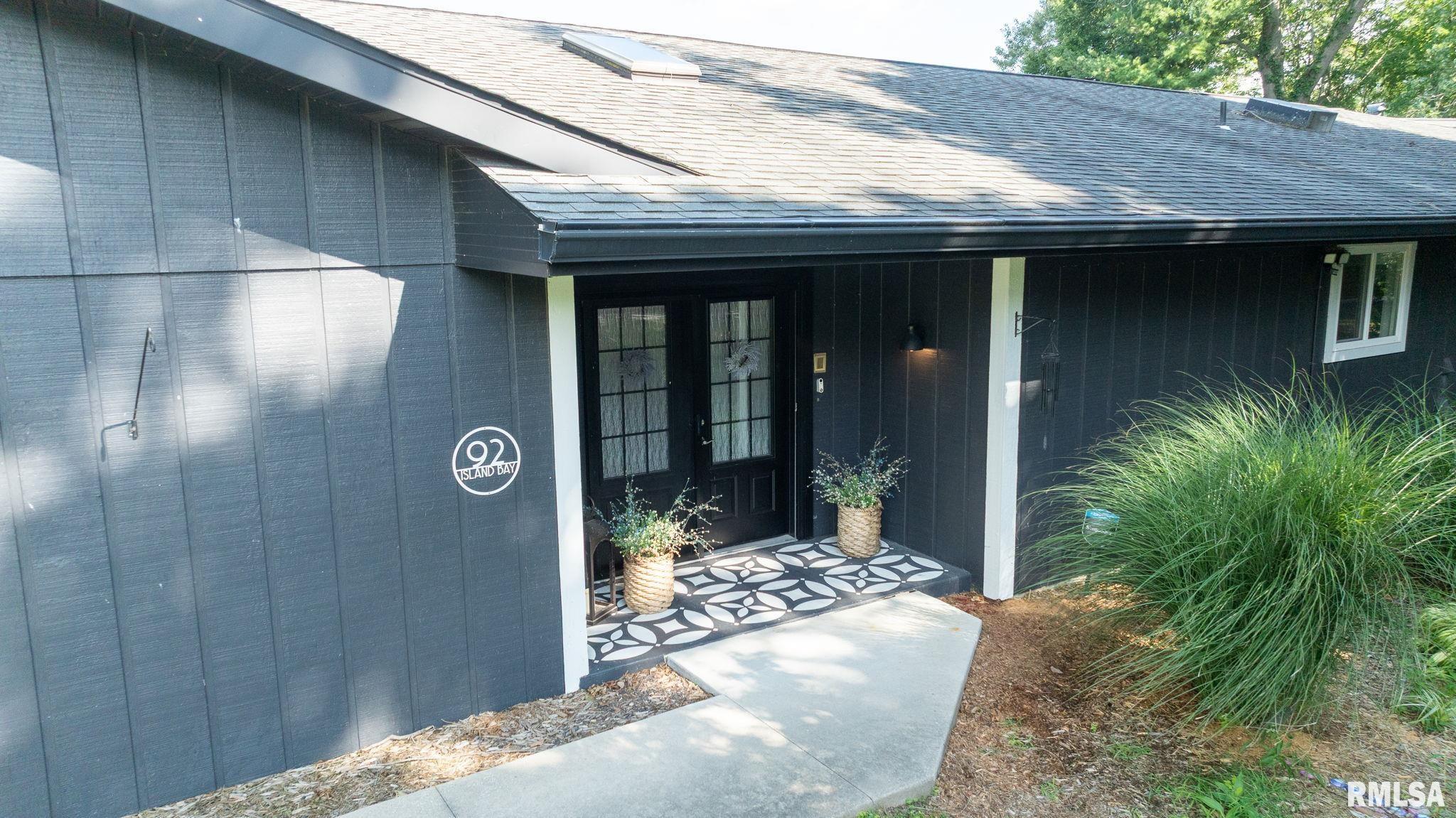 92 Island Bay Lane