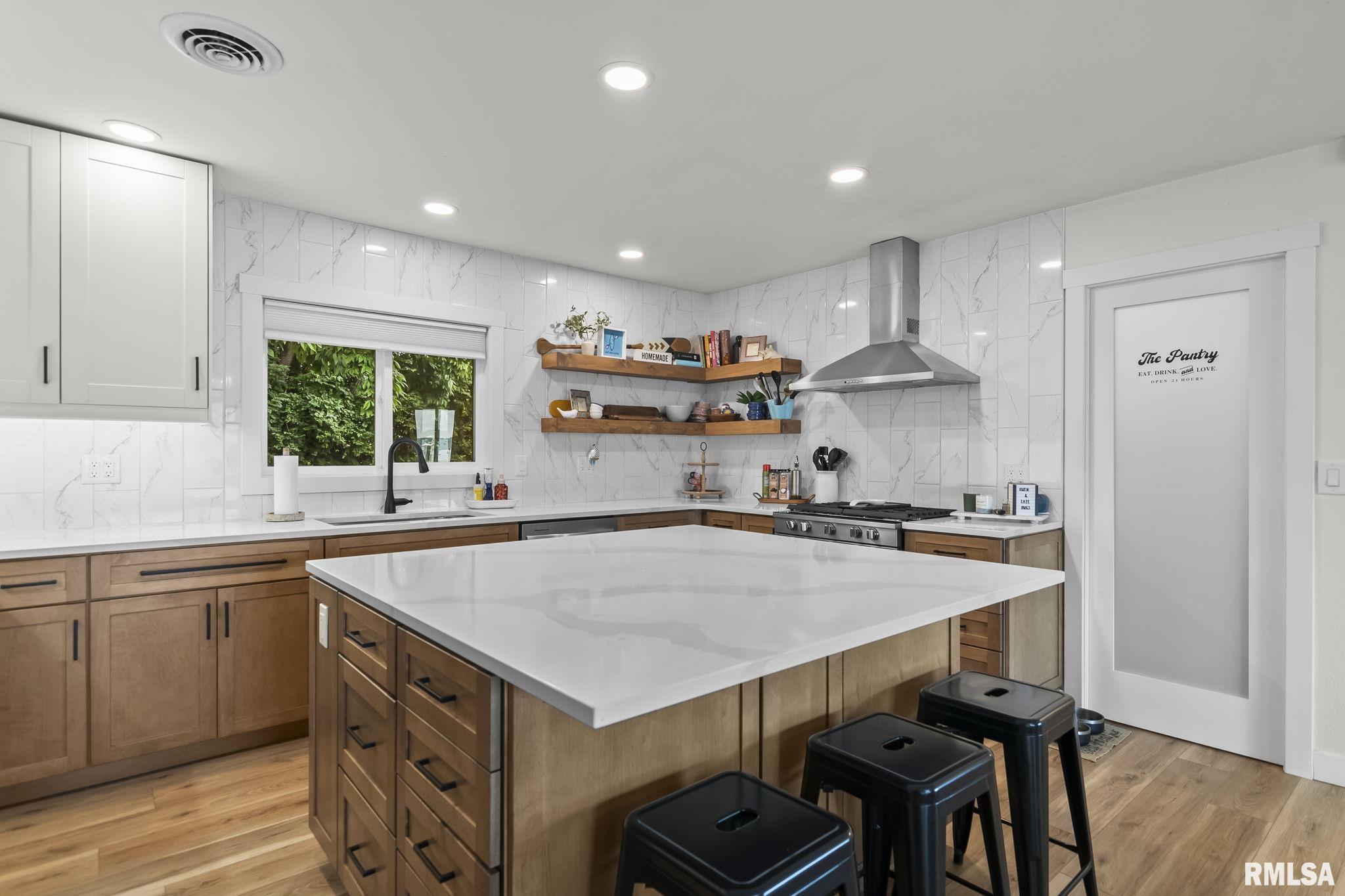 92 Island Bay Lane