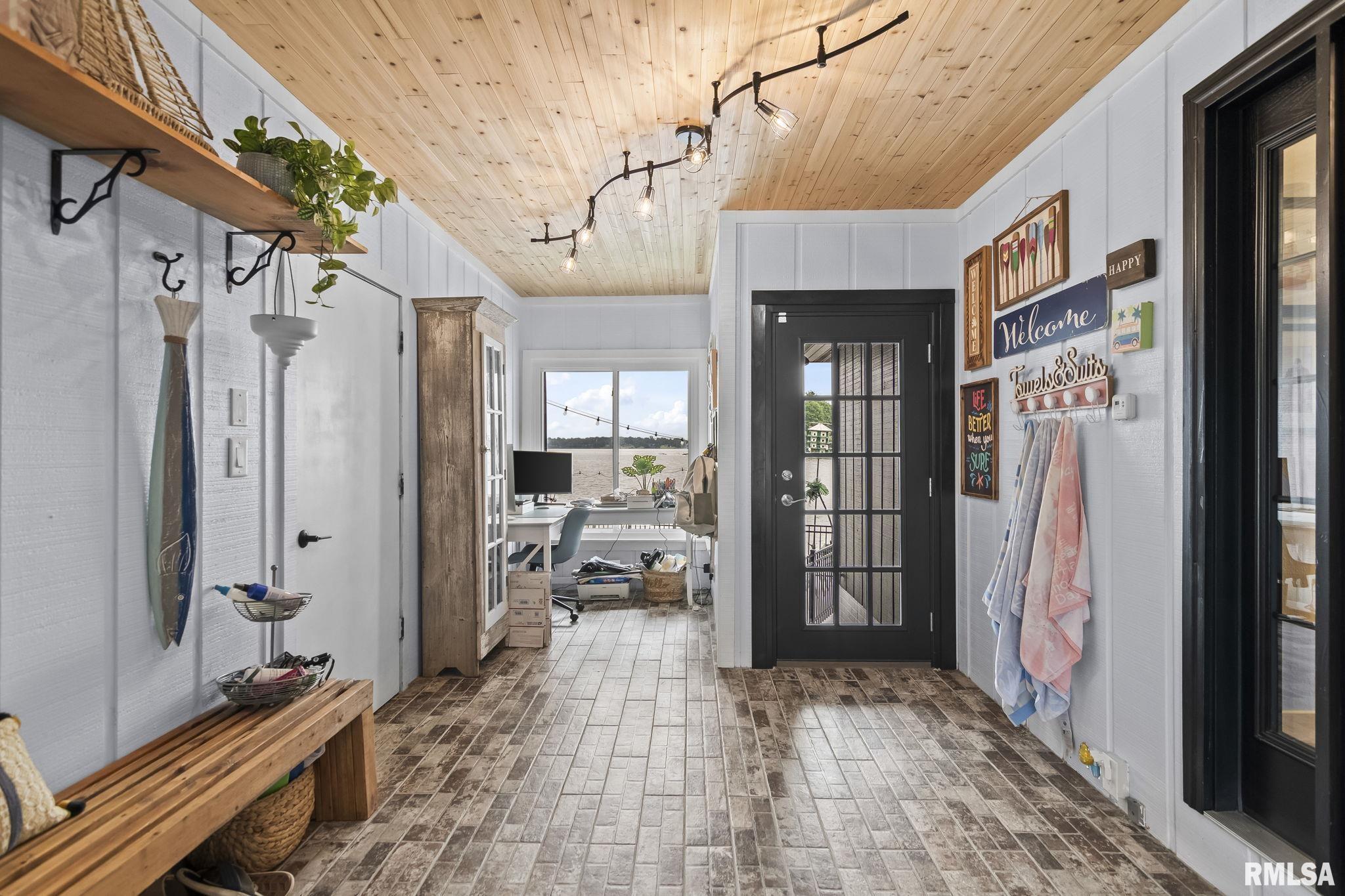 92 Island Bay Lane