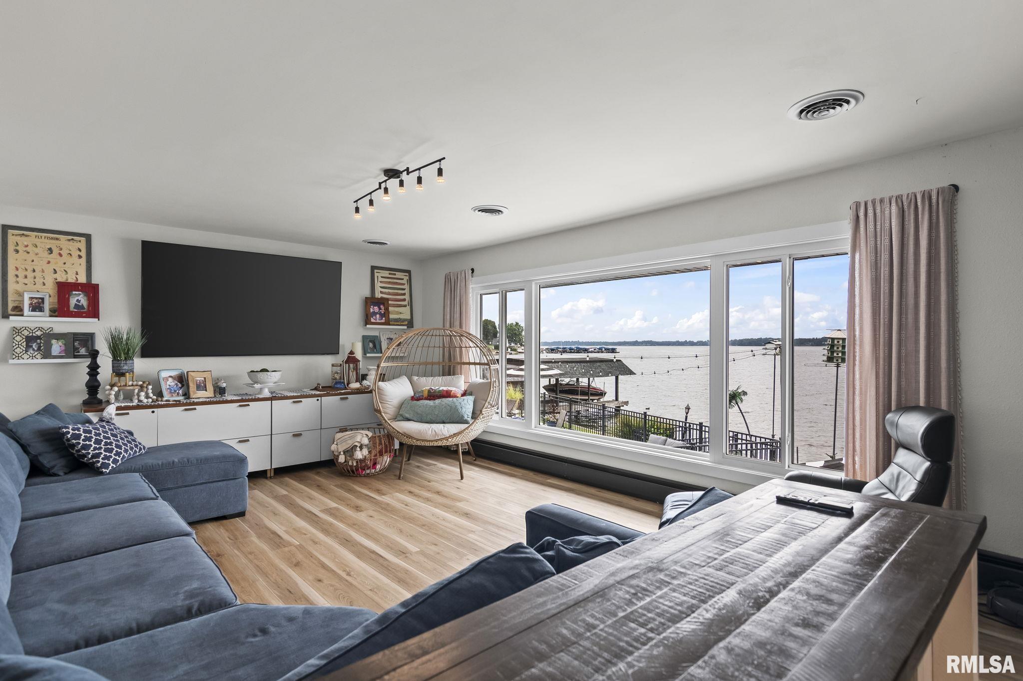 92 Island Bay Lane
