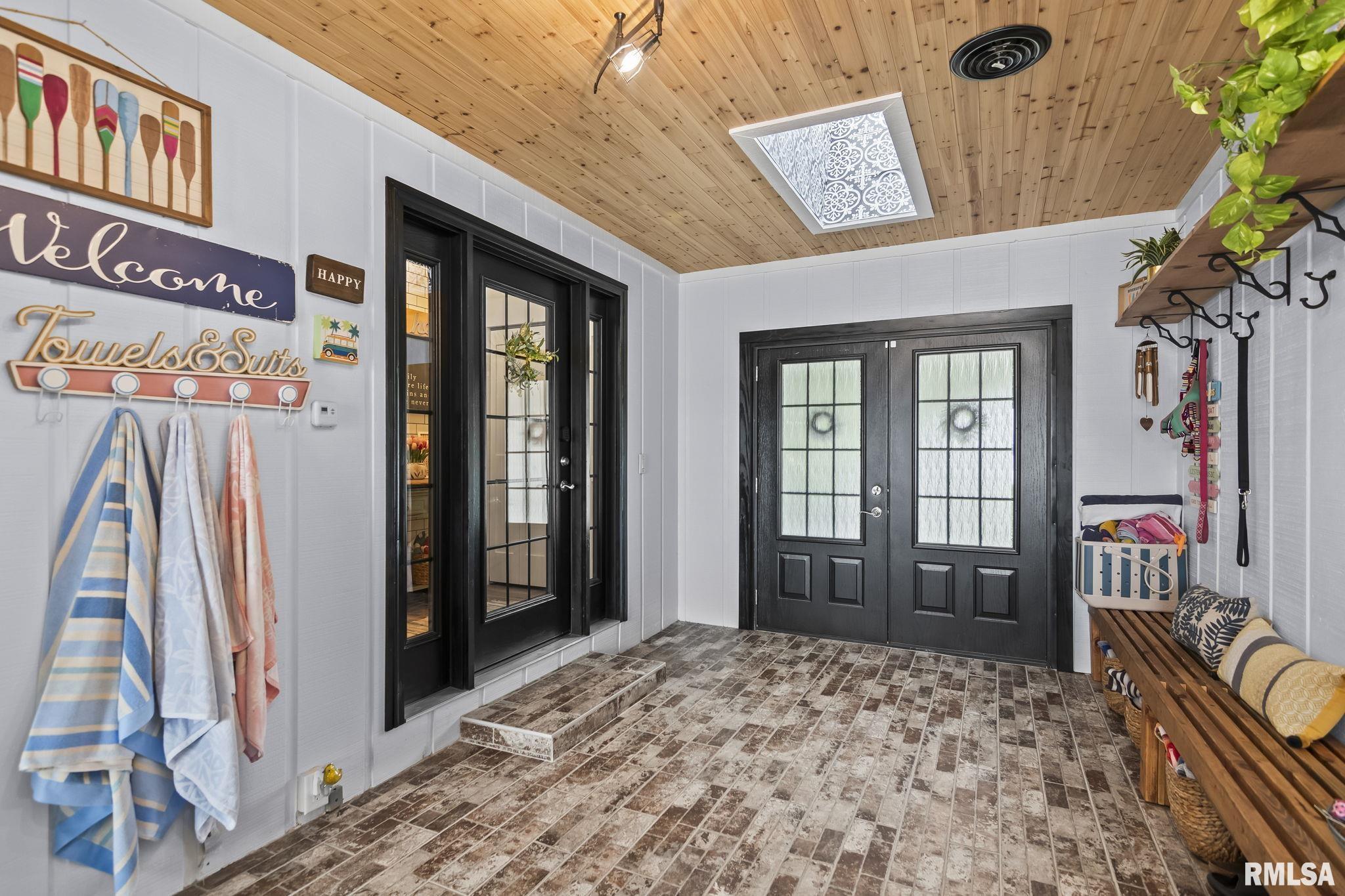92 Island Bay Lane