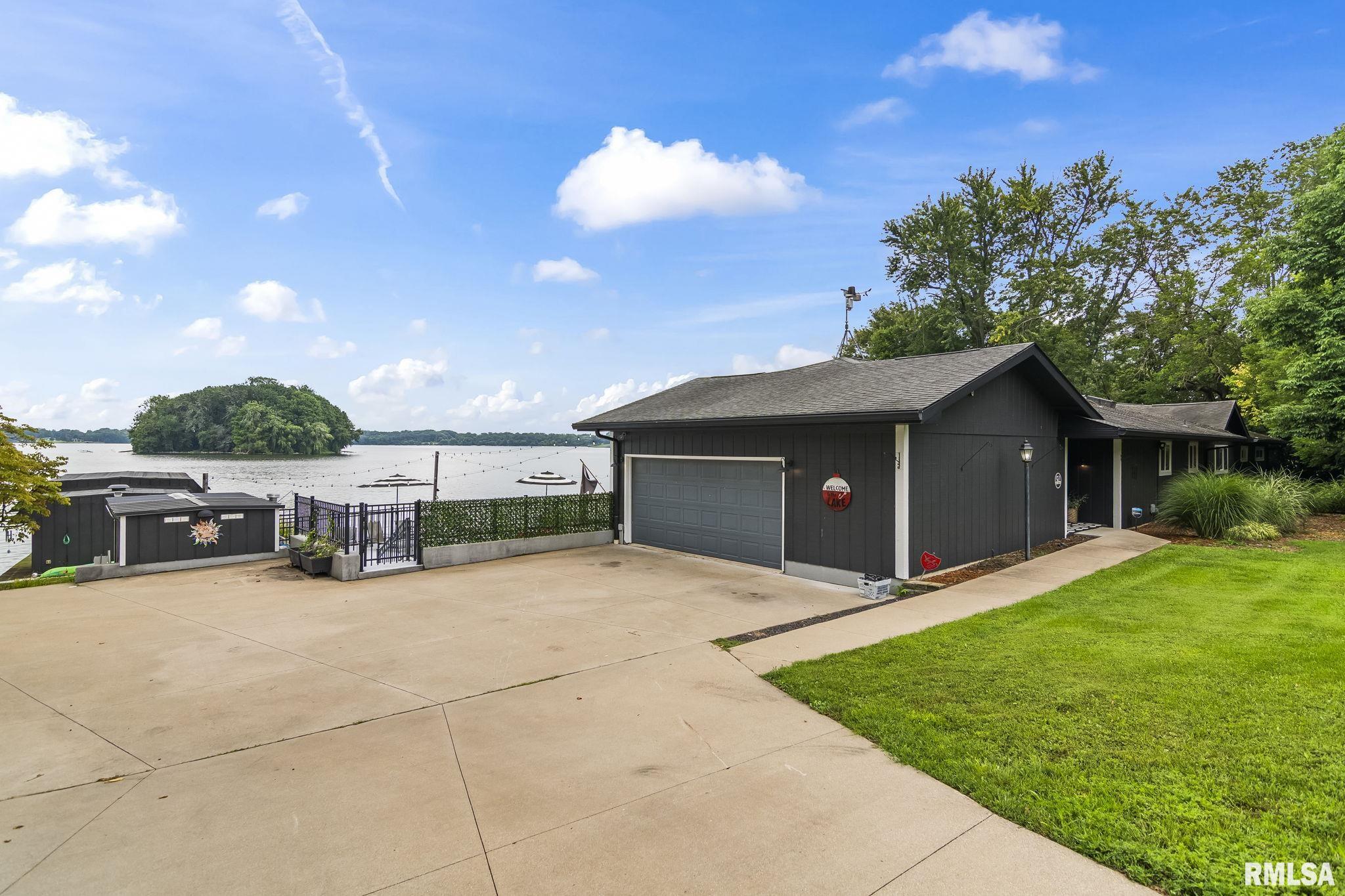 92 Island Bay Lane