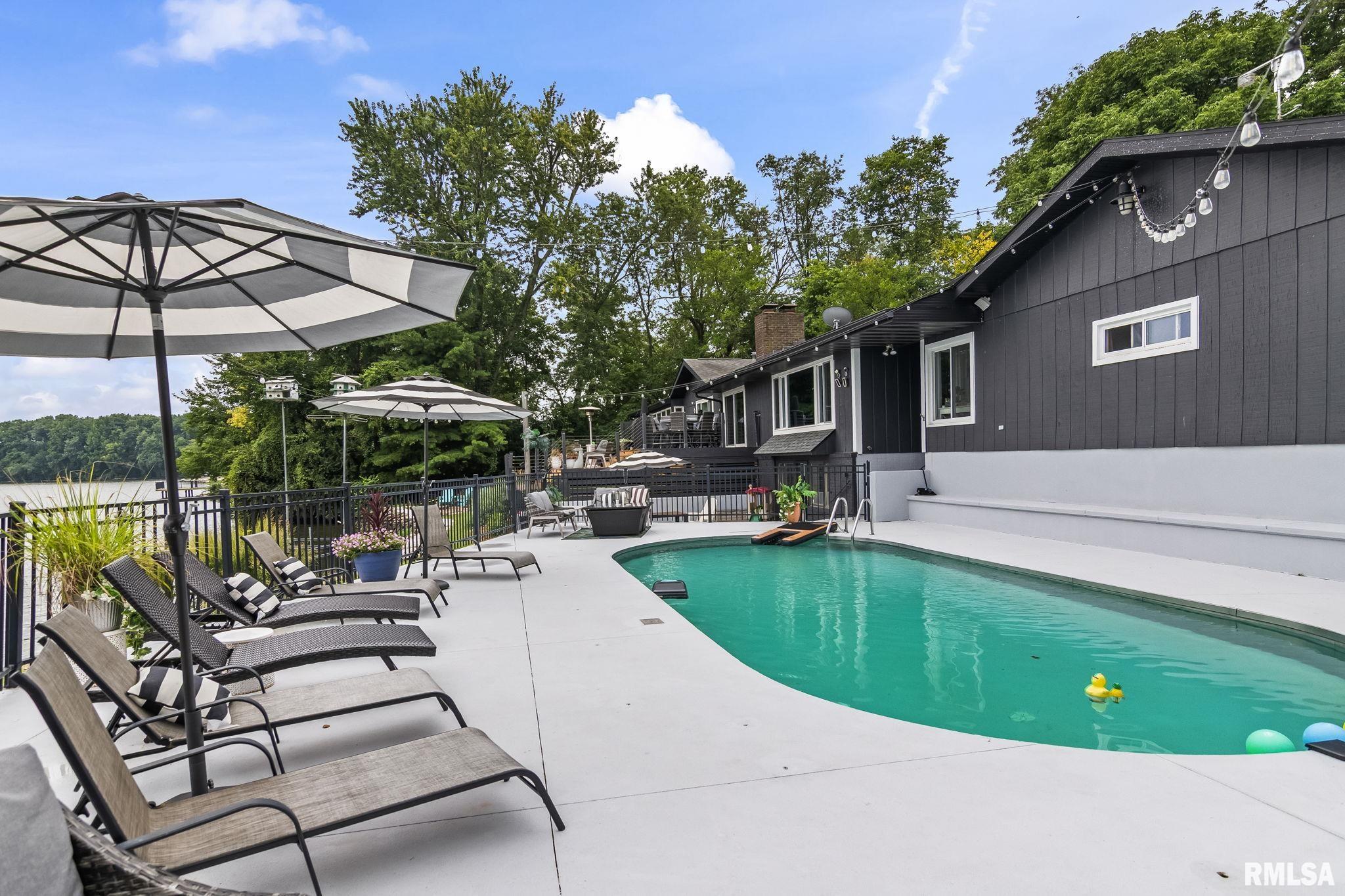 92 Island Bay Lane