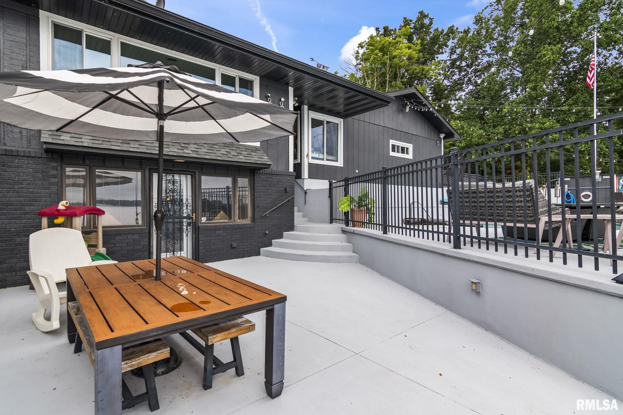 92 Island Bay Lane