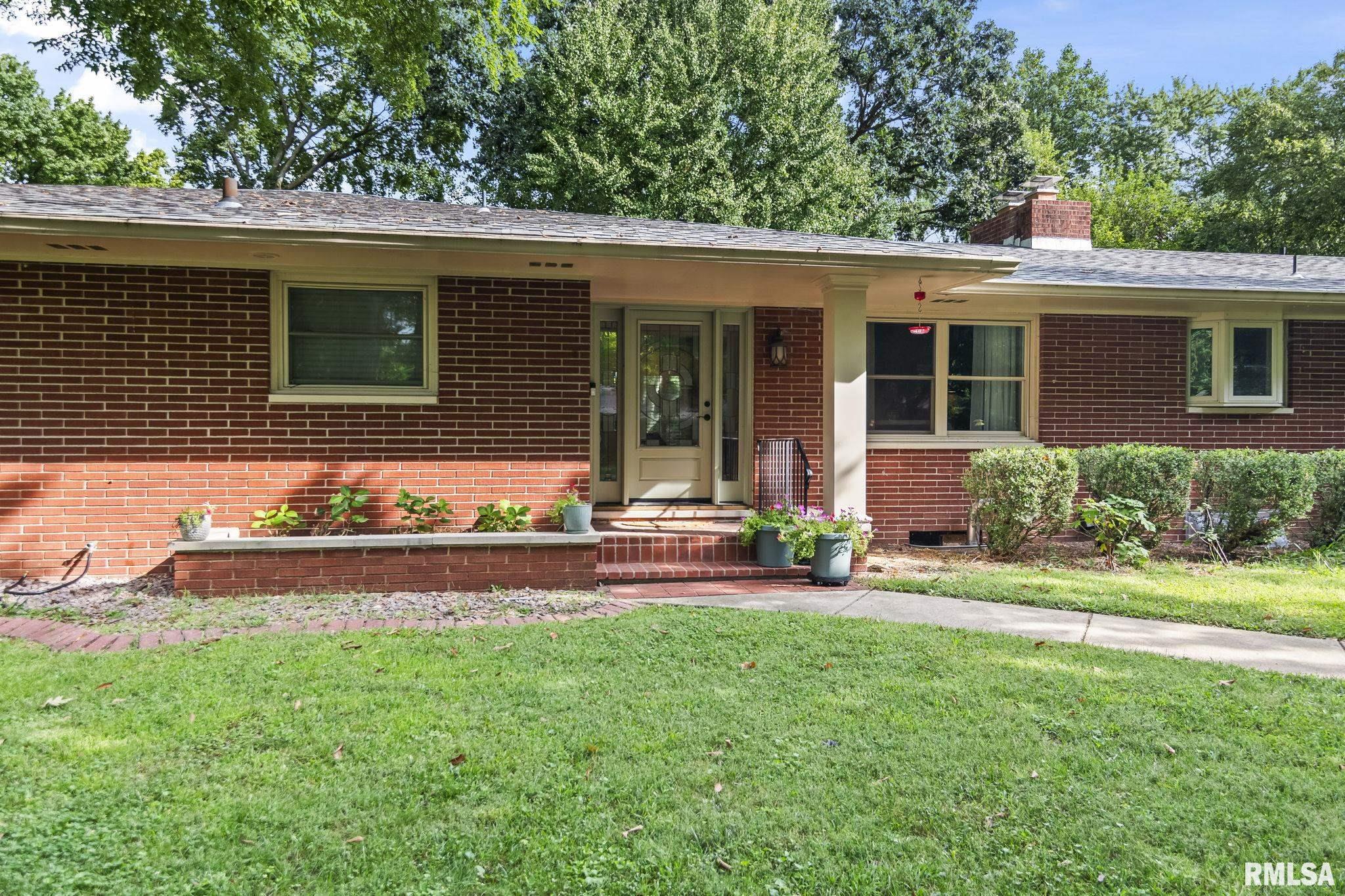 2141 CARDINAL Drive