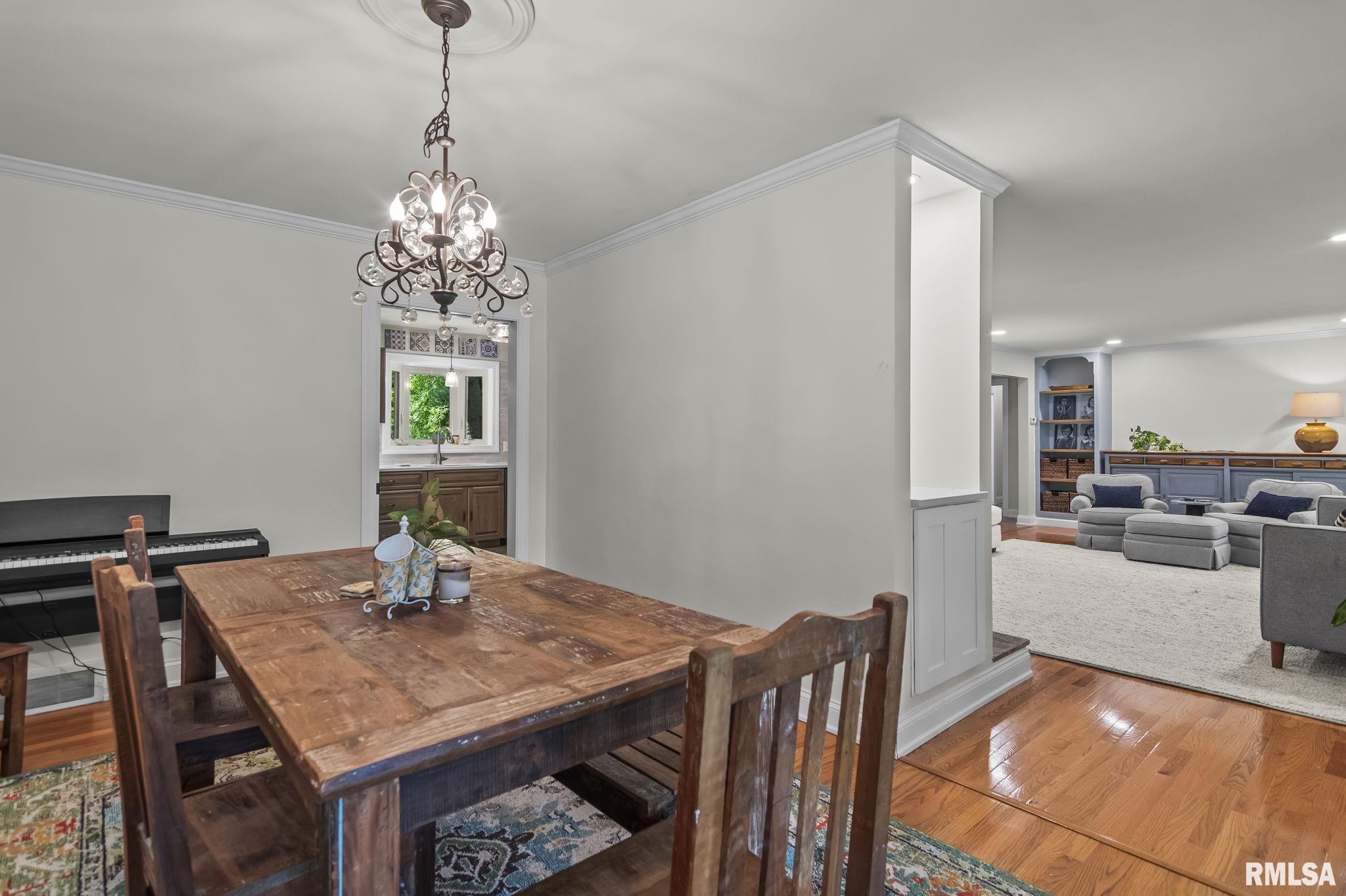 2141 CARDINAL Drive