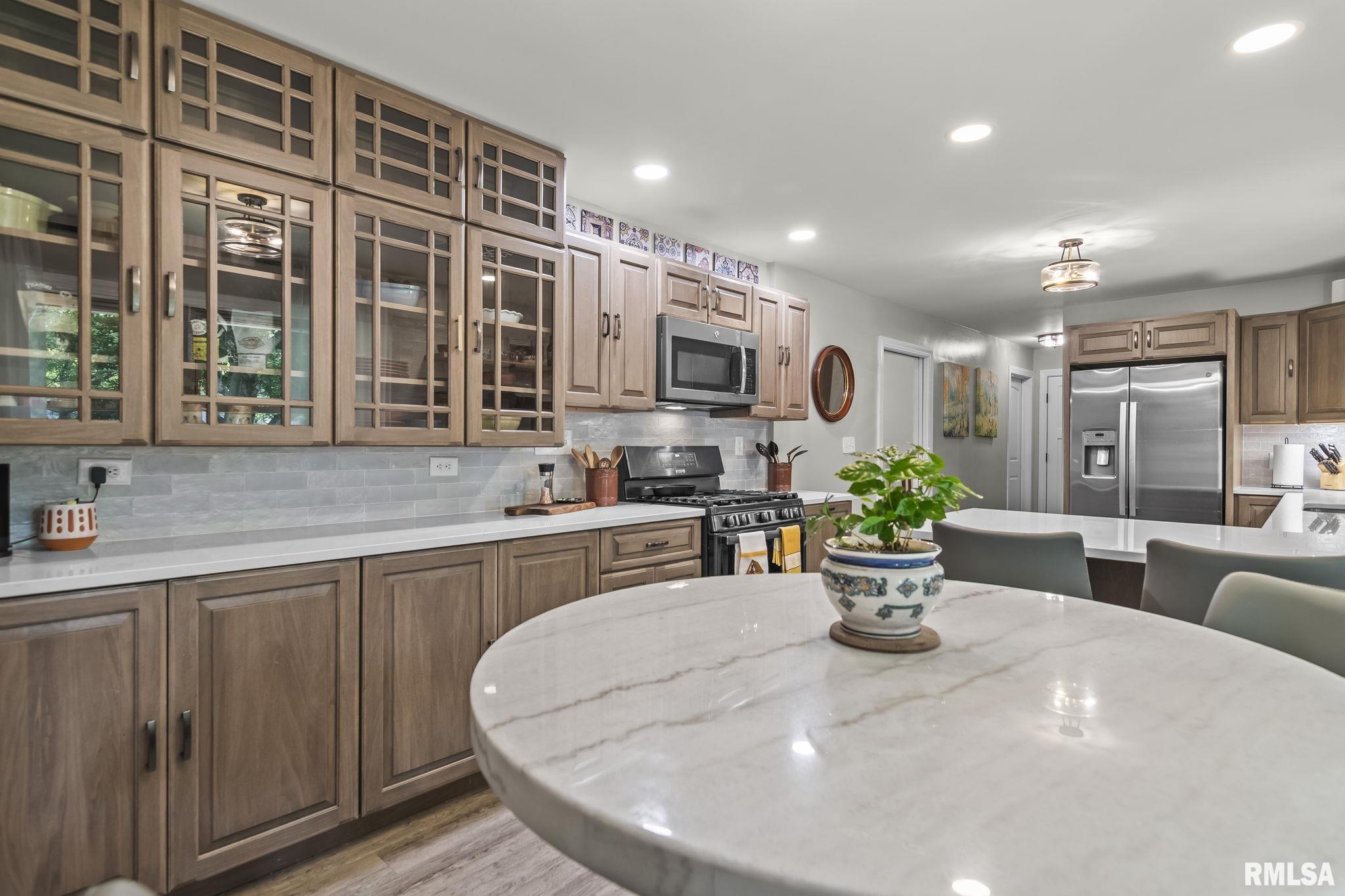 2141 CARDINAL Drive