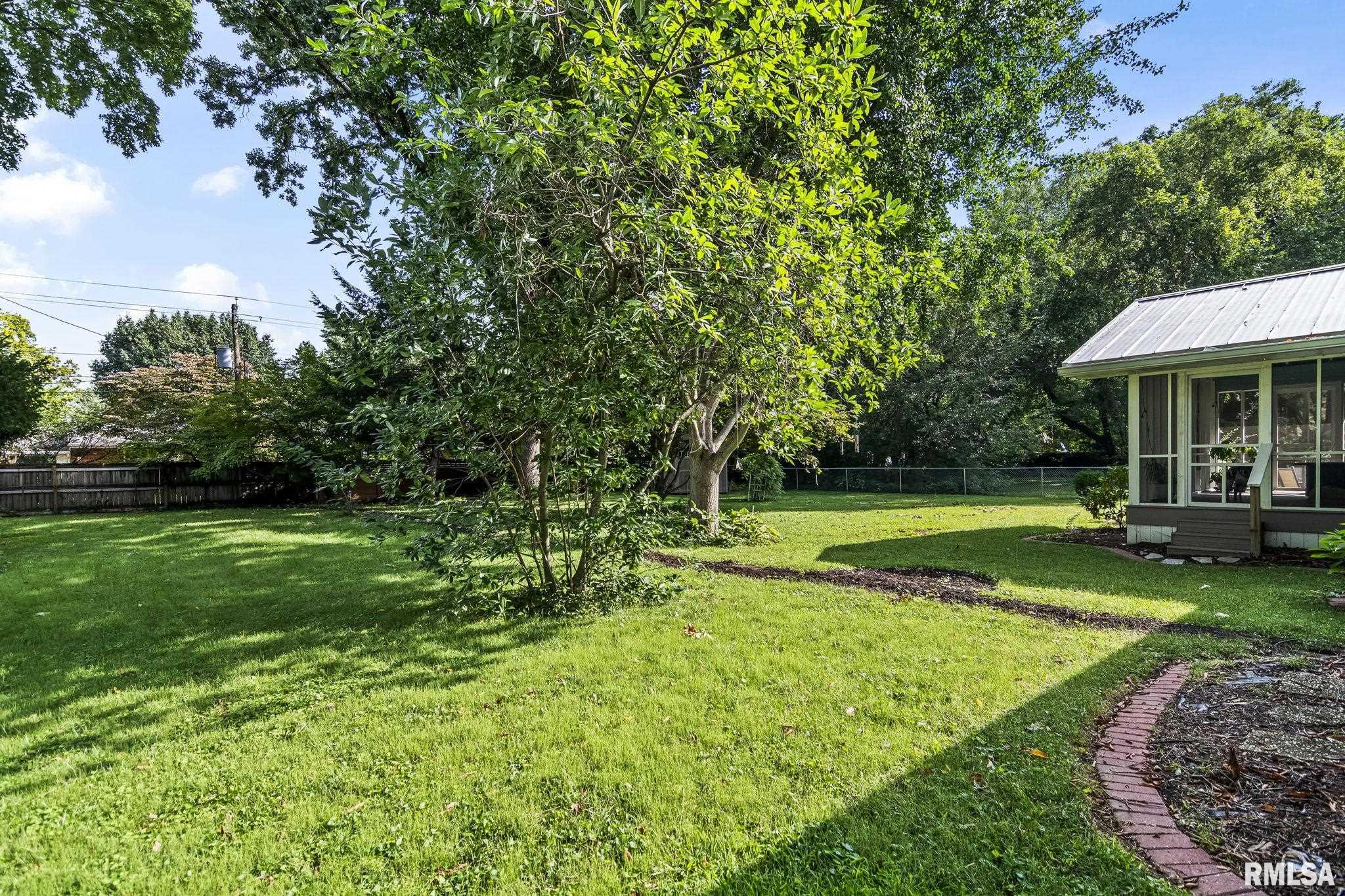2141 CARDINAL Drive