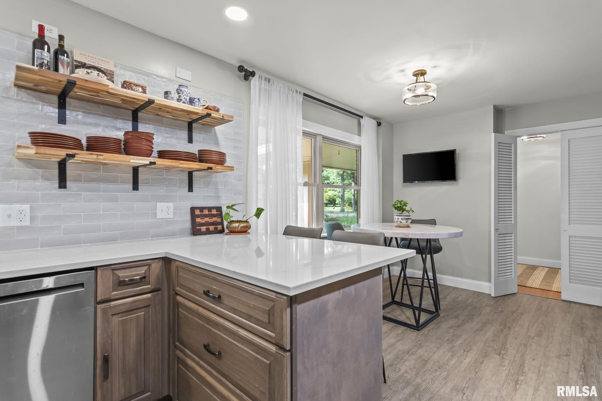 2141 CARDINAL Drive