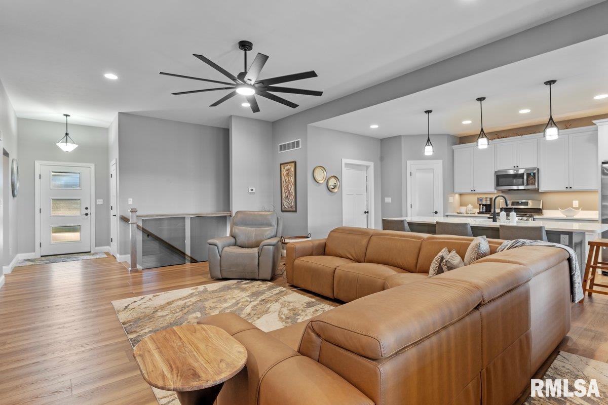 3700 WESTGATE Drive