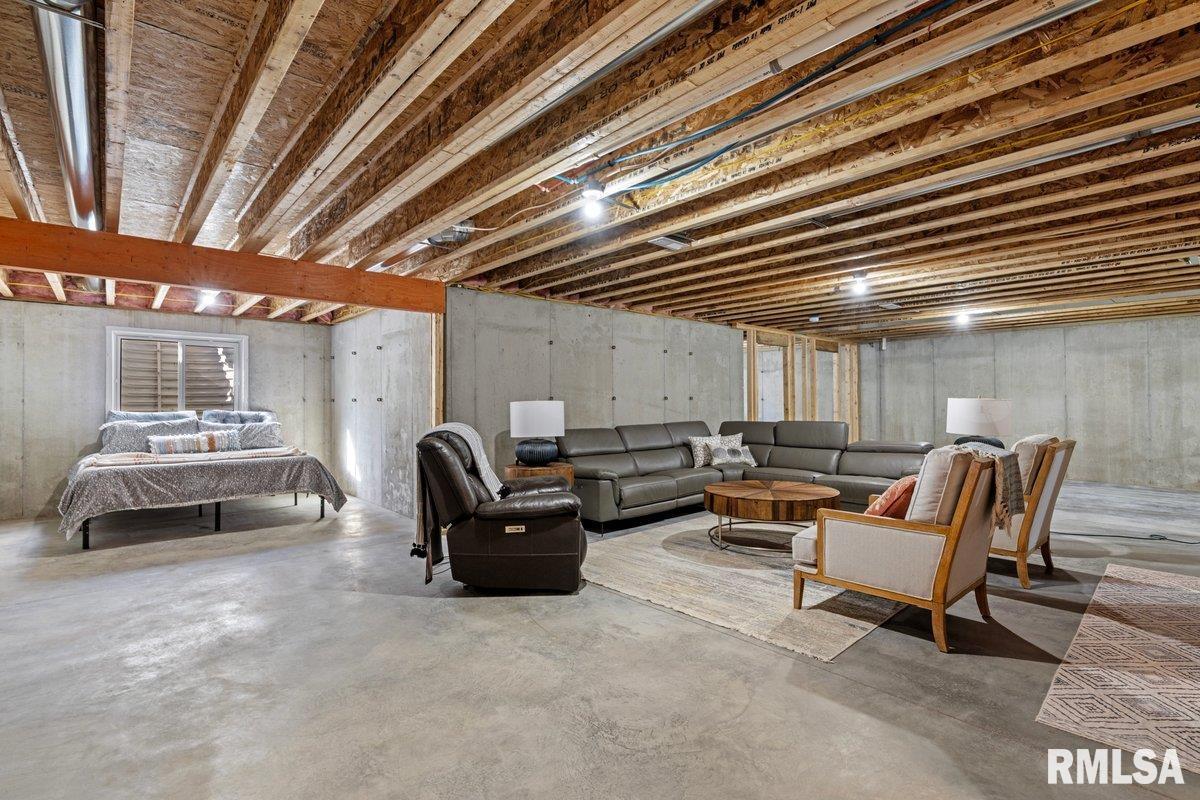 3700 WESTGATE Drive