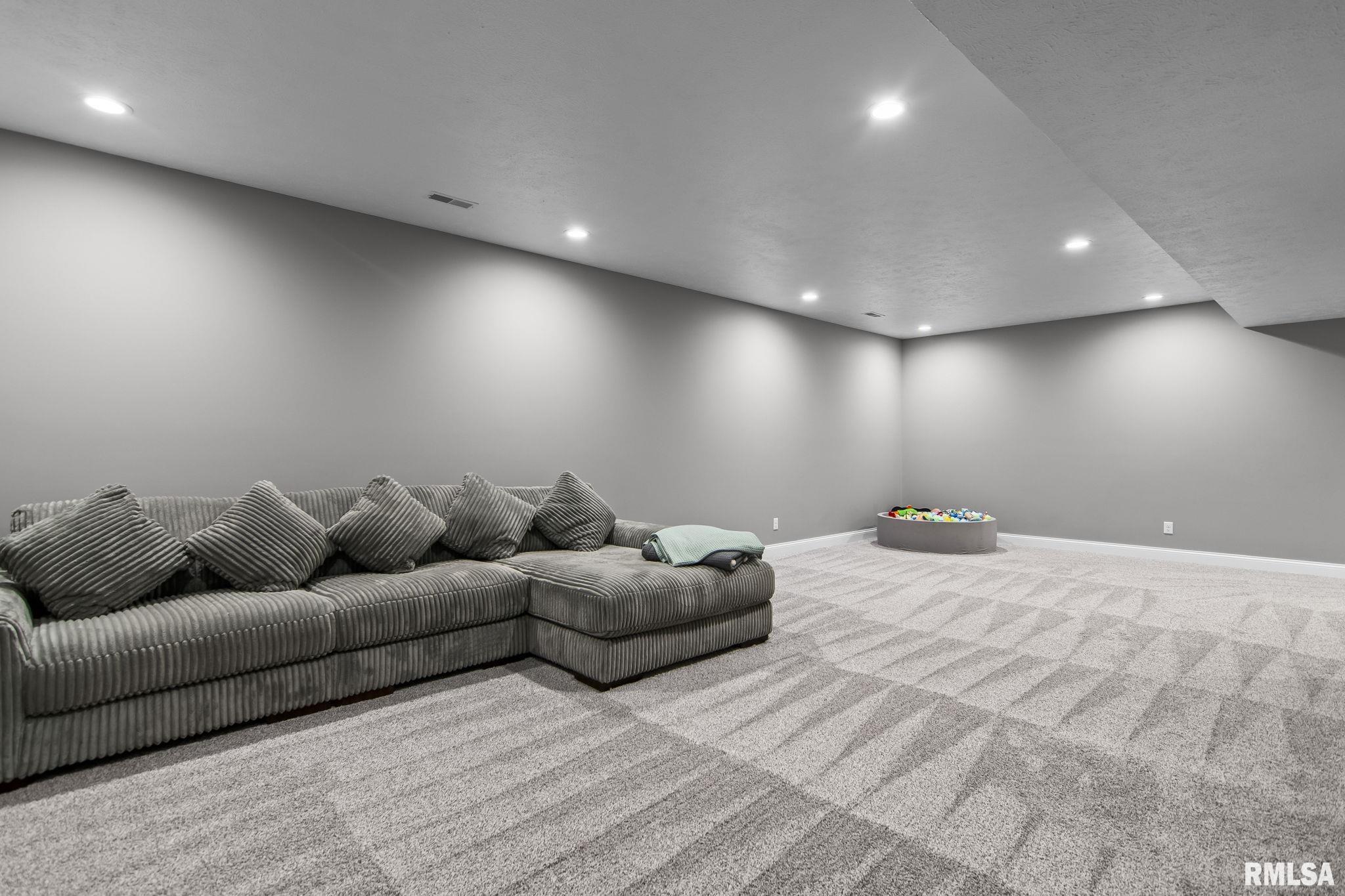 2820 Whiteside Place