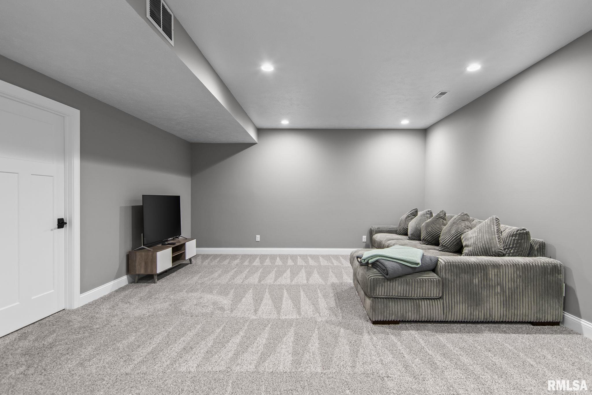 2820 Whiteside Place