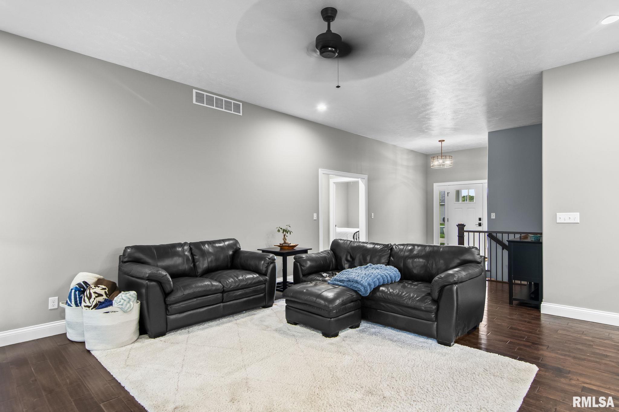 2820 Whiteside Place