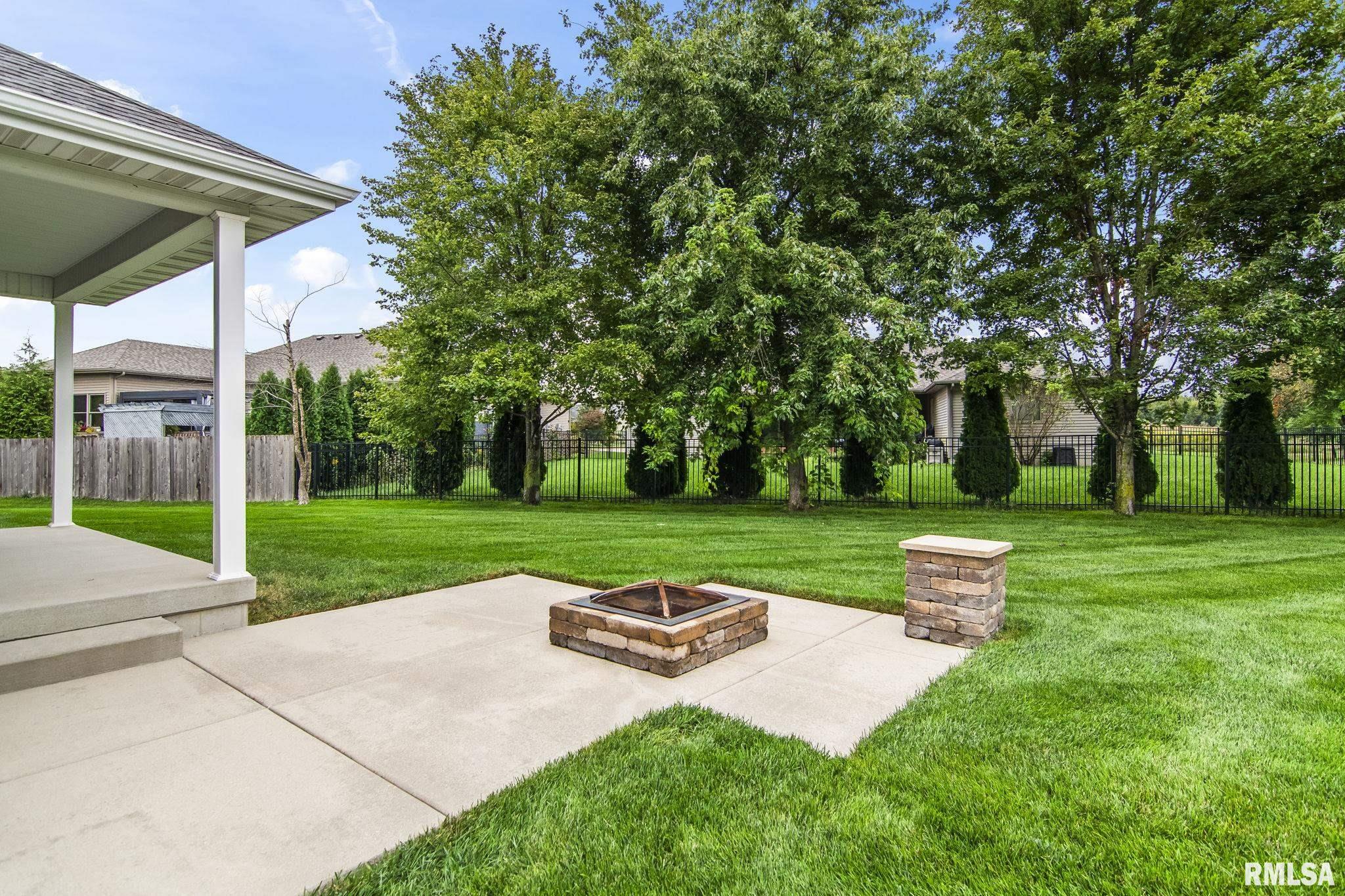 2820 Whiteside Place