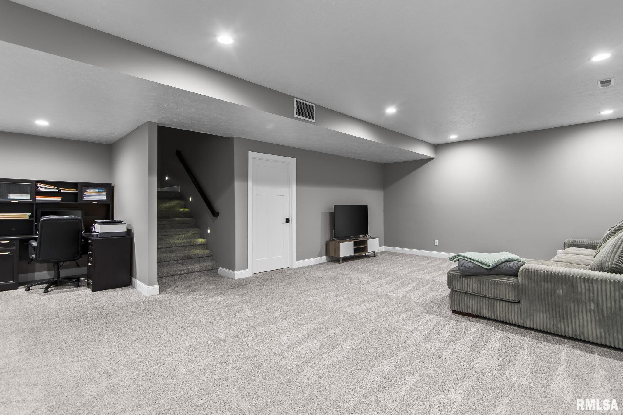 2820 Whiteside Place