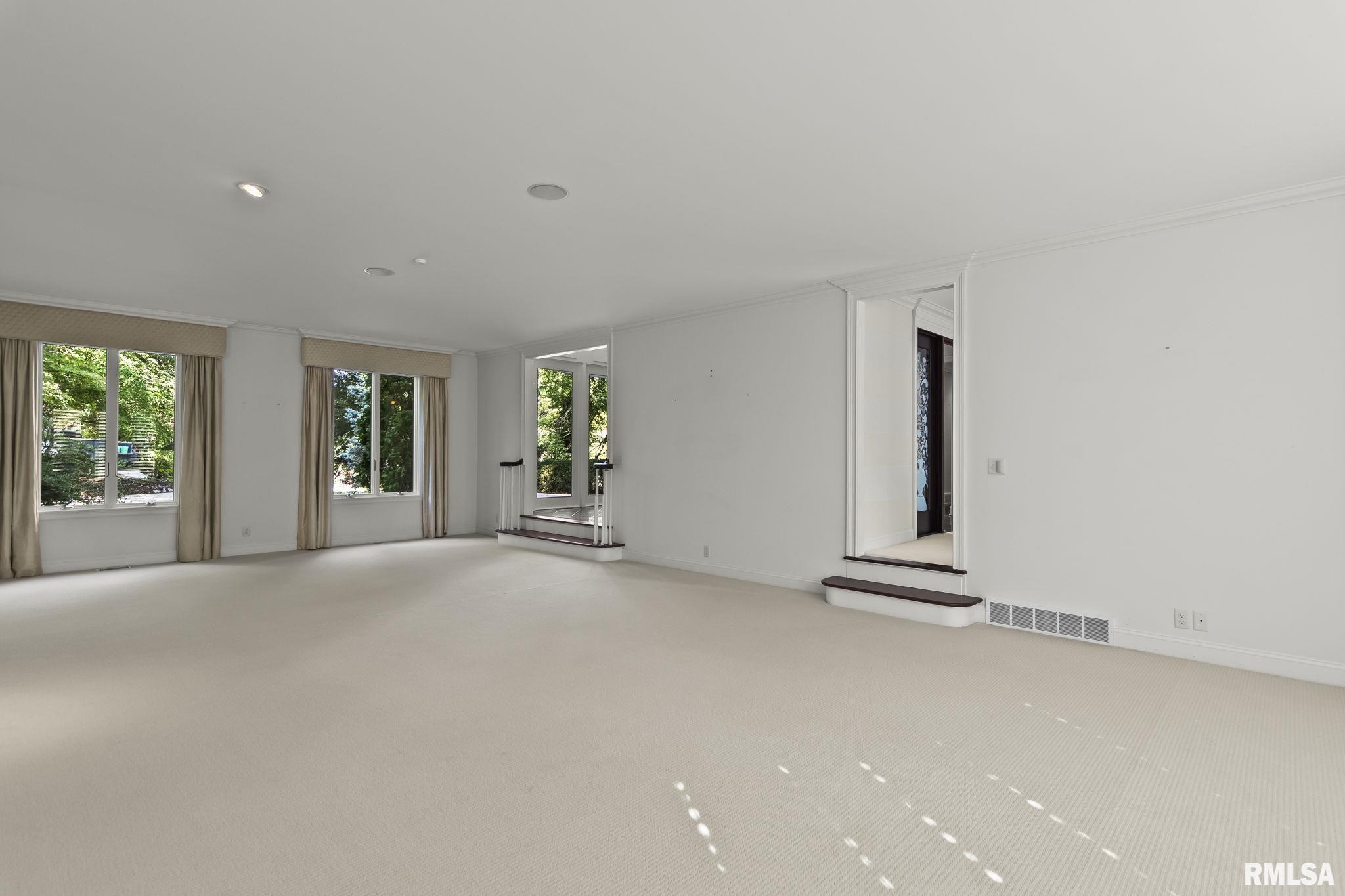 2100 ILLINI Road