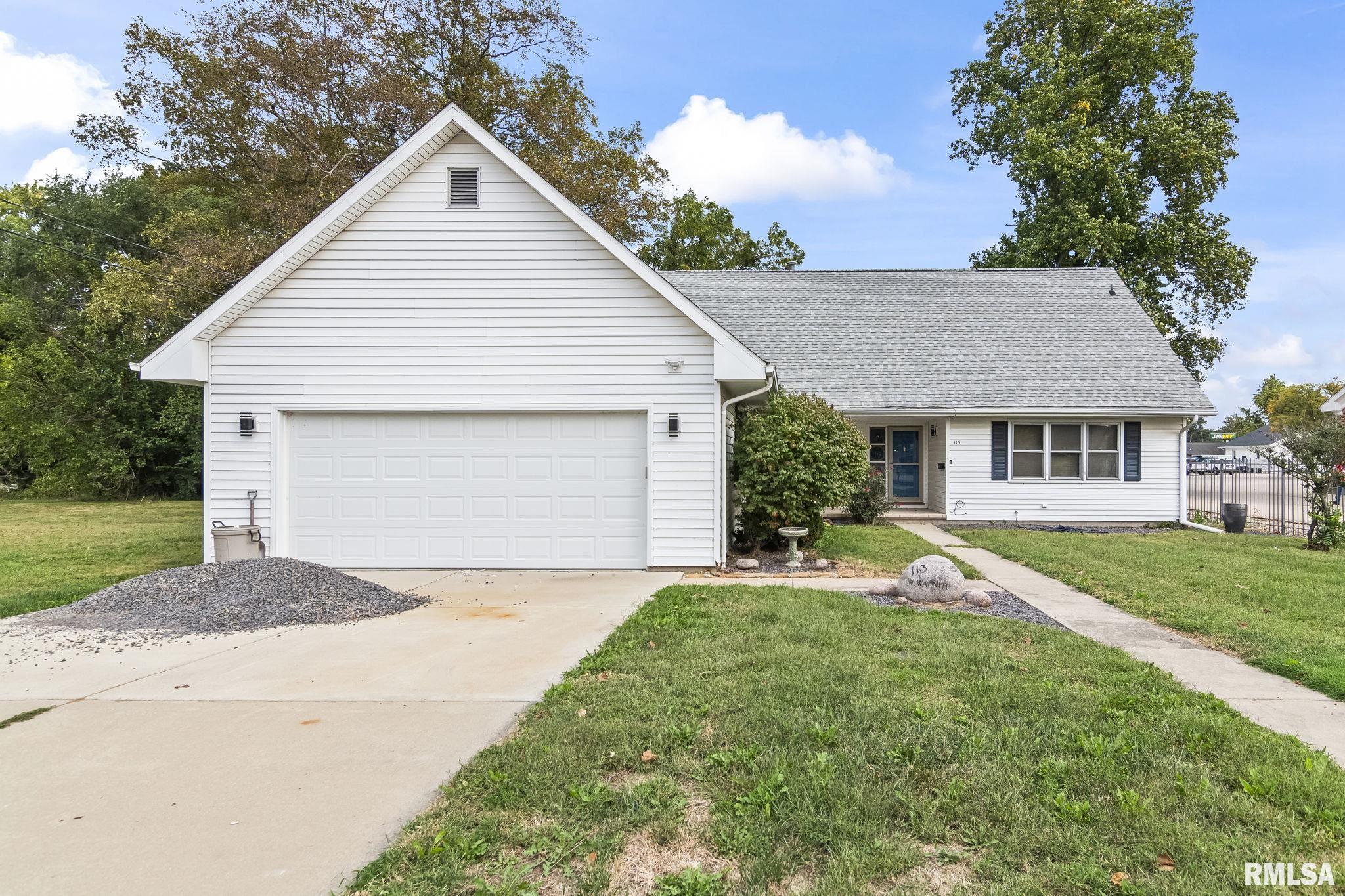 113 W WALNUT Street