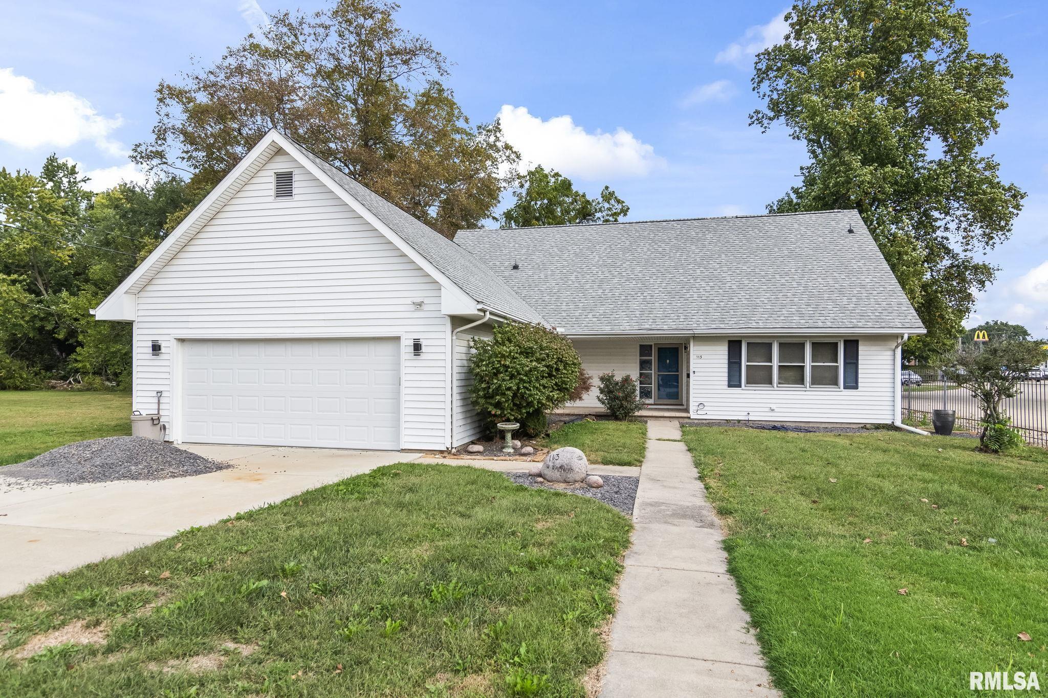 113 W WALNUT Street
