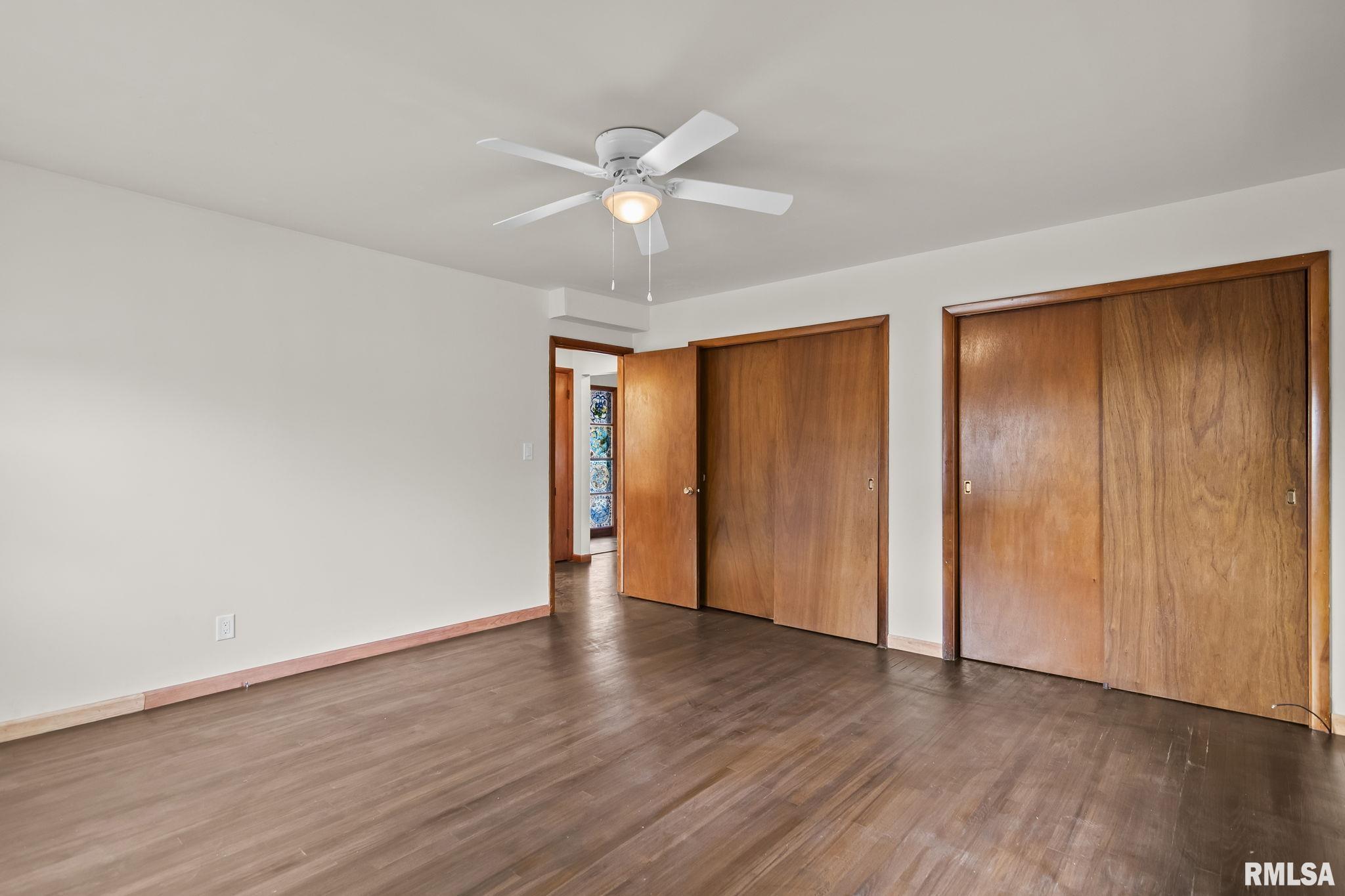 113 W WALNUT Street