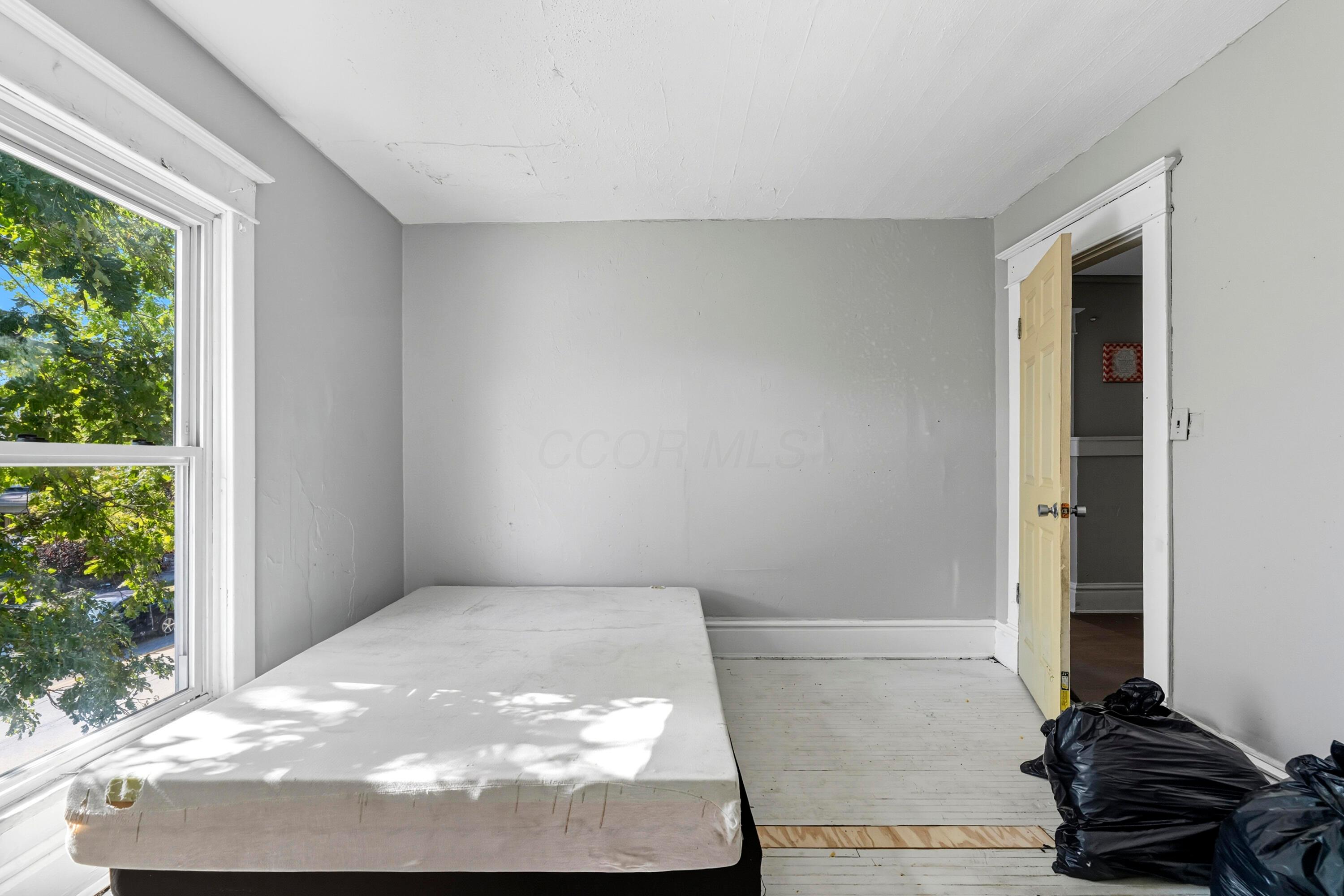 130 W Temple Street