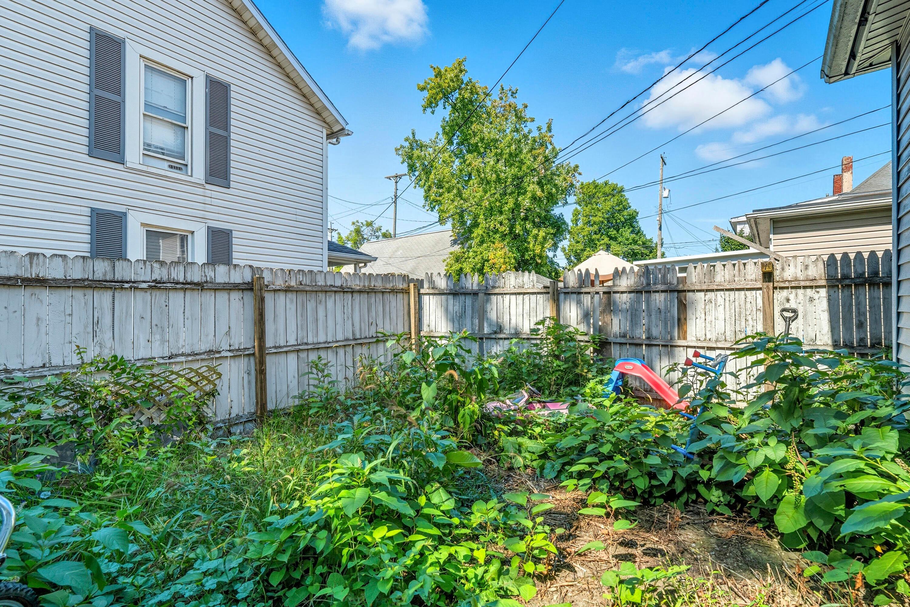 130 W Temple Street