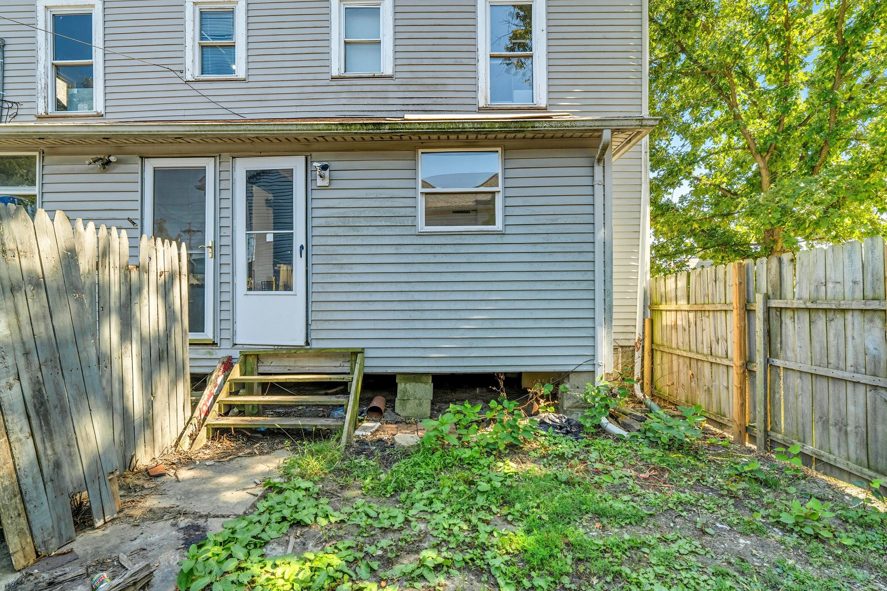 130 W Temple Street