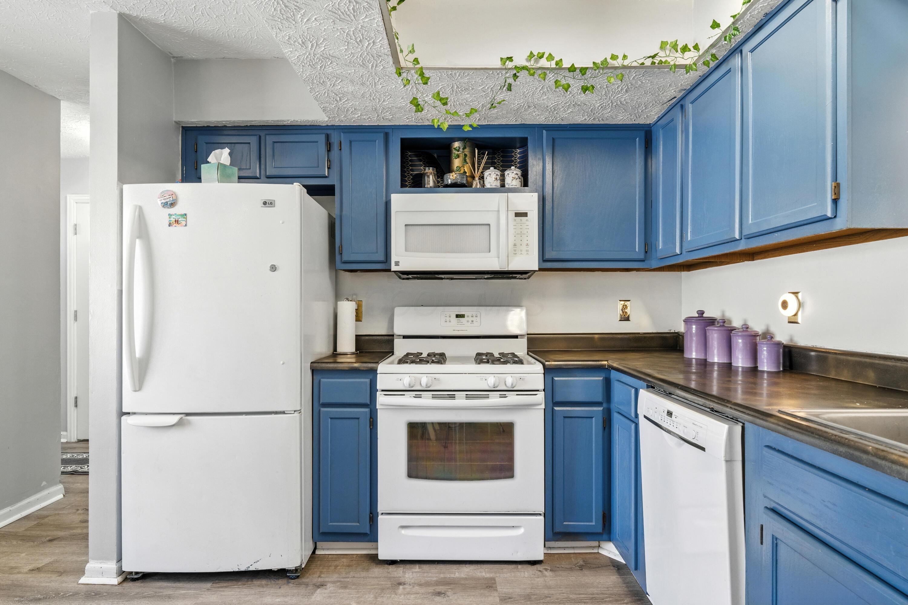 1923 Noble Run Way, 42