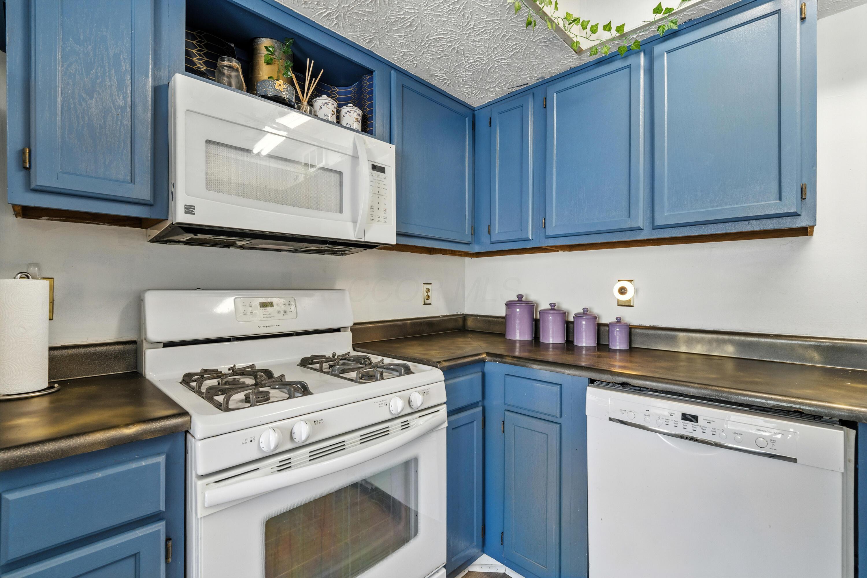 1923 Noble Run Way, 42