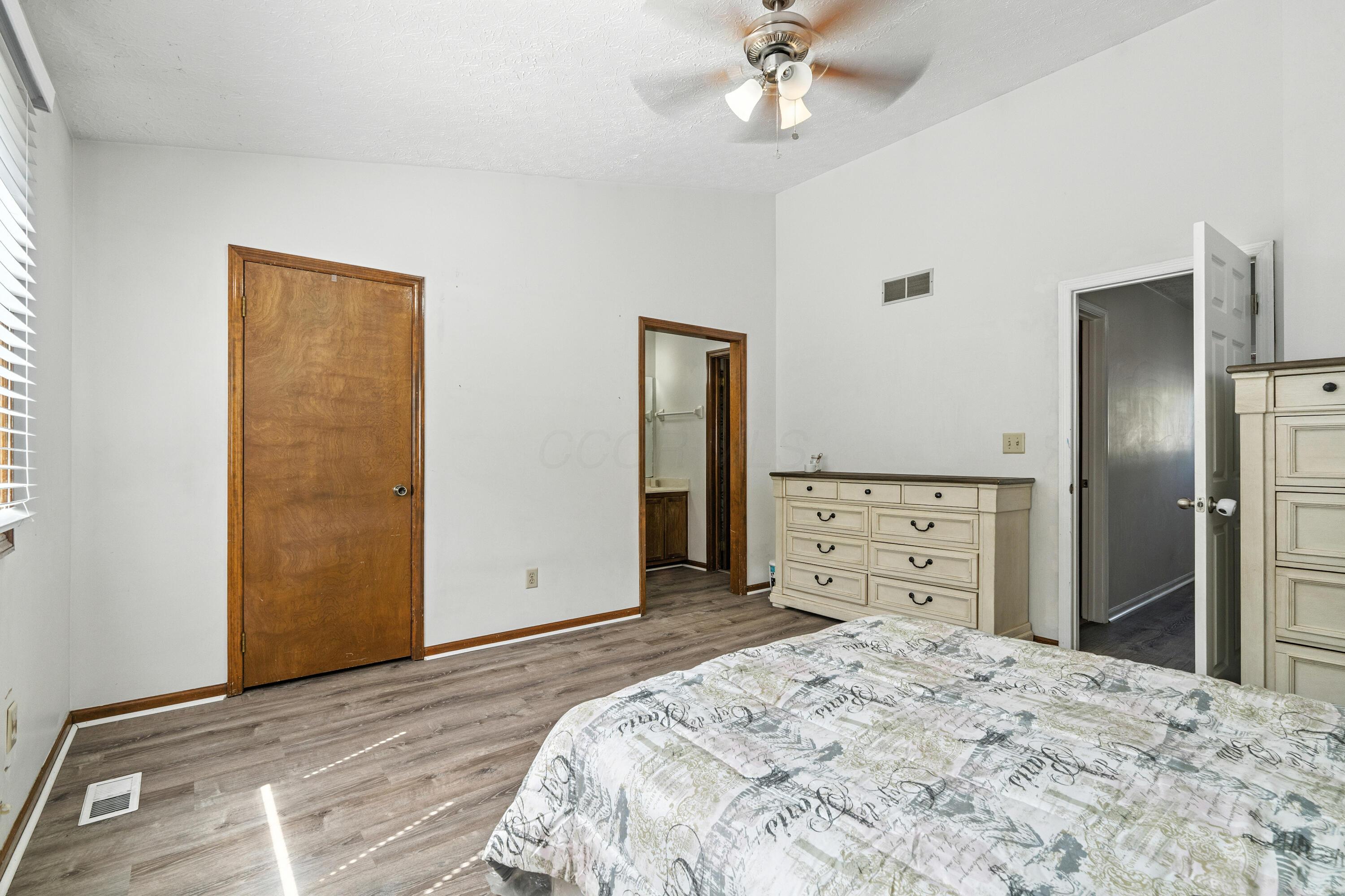 1923 Noble Run Way, 42
