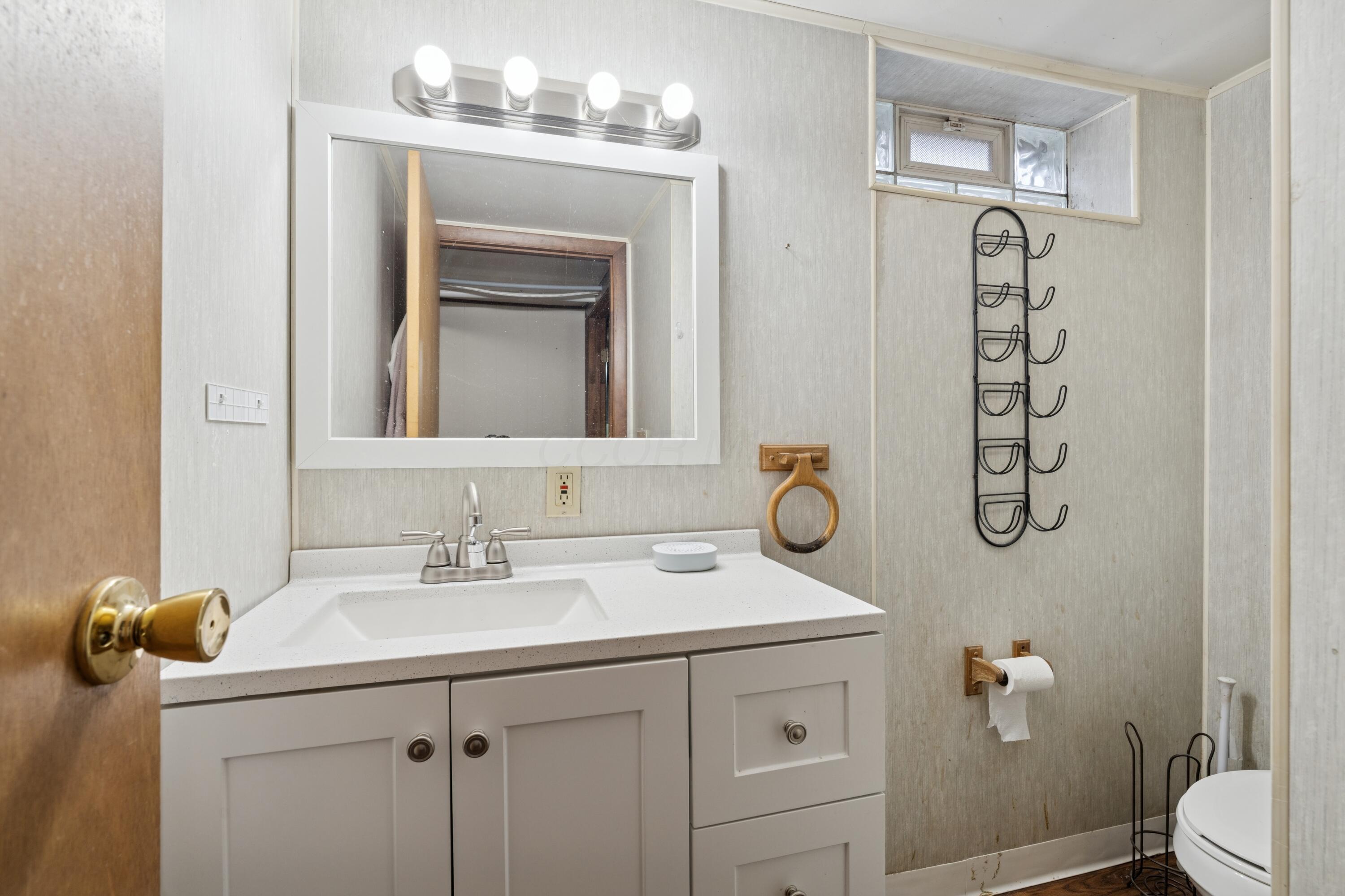 1460 Burnley Square N