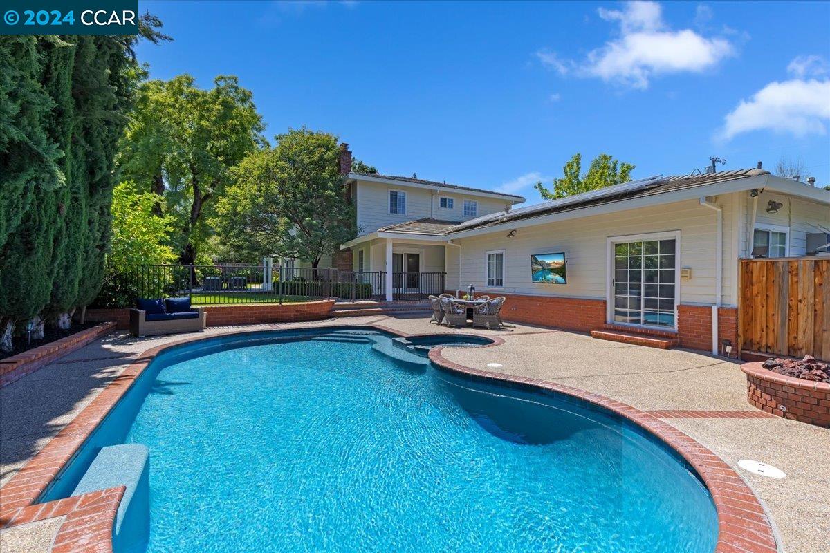 101 La Serena Ave